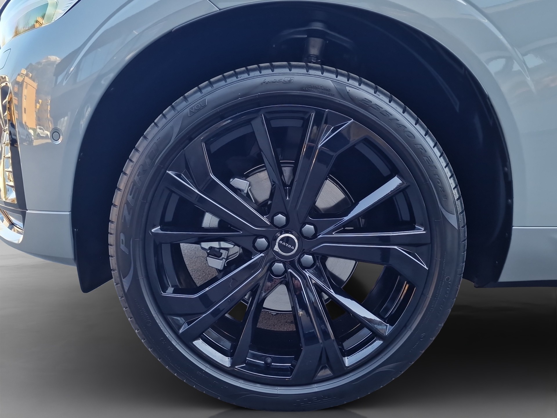 VOLVO XC60 2.0 B5 MH Black Edition AWD-image-8