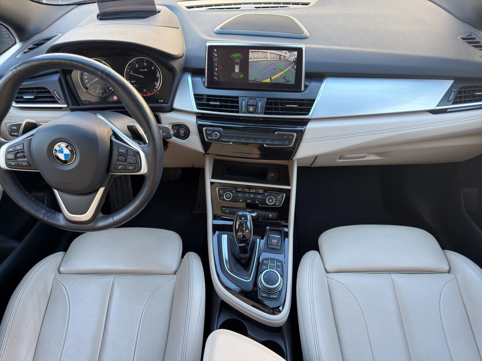 BMW 220d xDrive Gran Tourer Steptronic Luxury Line-image-11