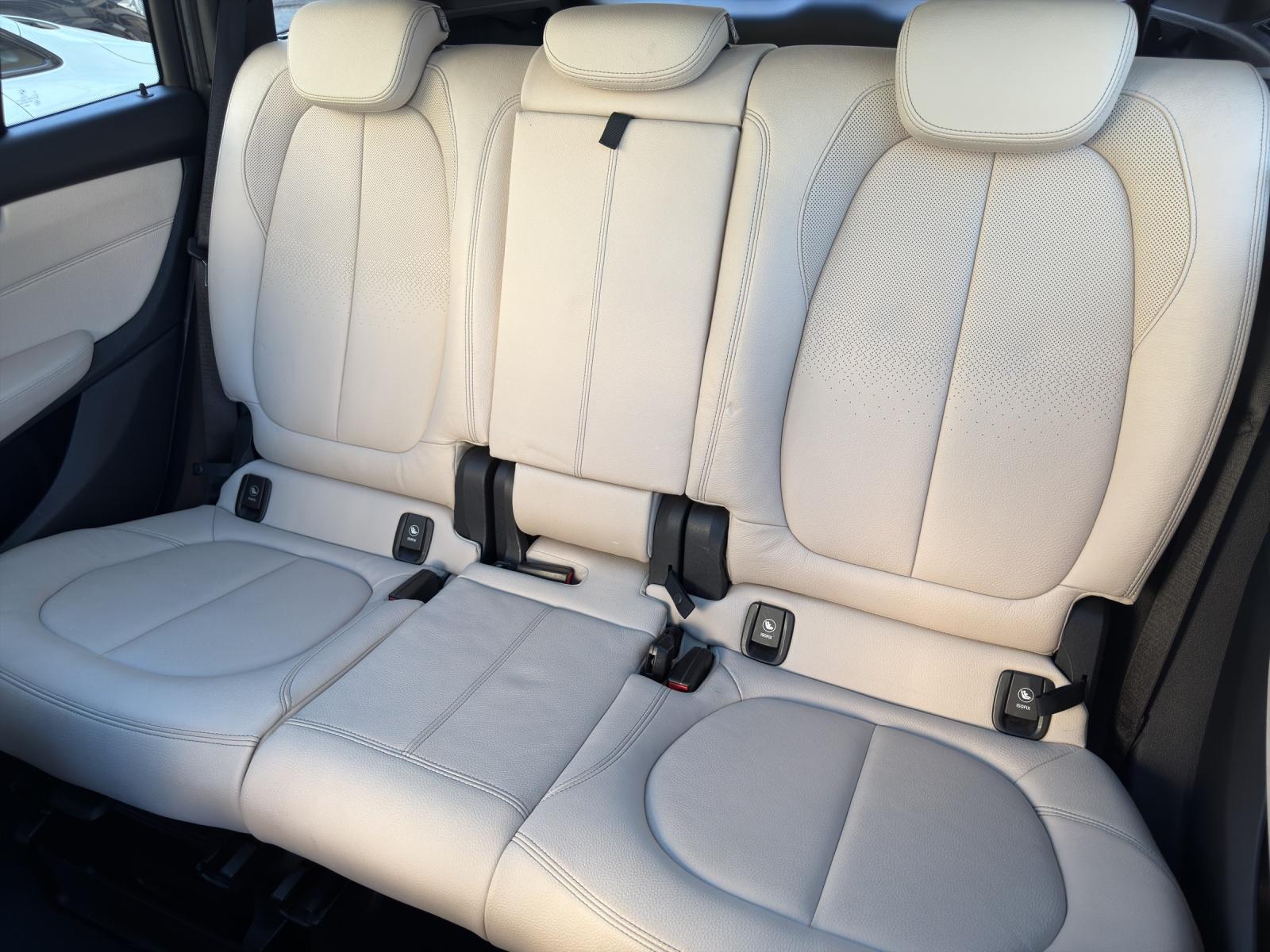 BMW 220d xDrive Gran Tourer Steptronic Luxury Line-image-19