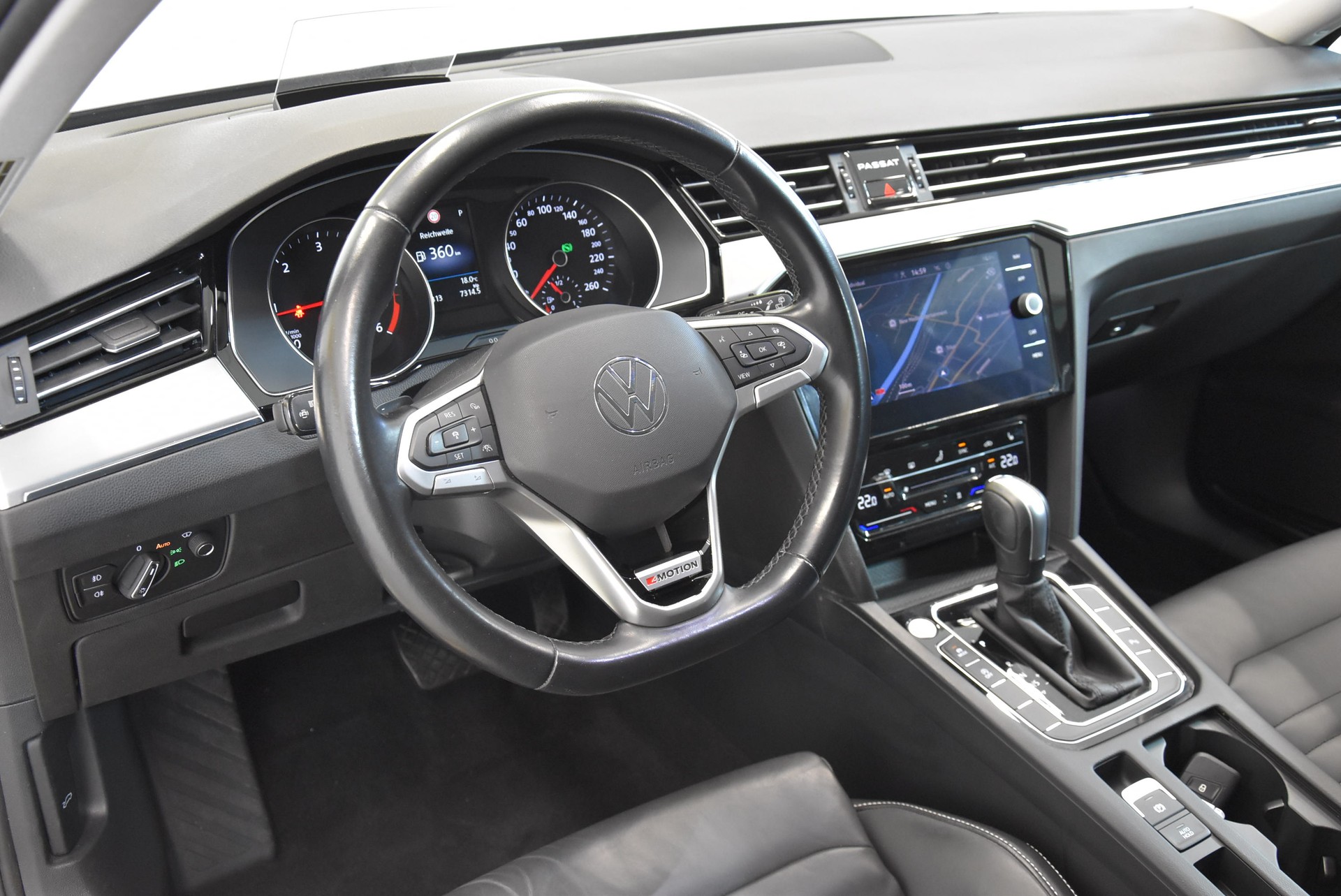 VW Passat 2.0 TDI BMT Elegance 4Motion DSG-image-2