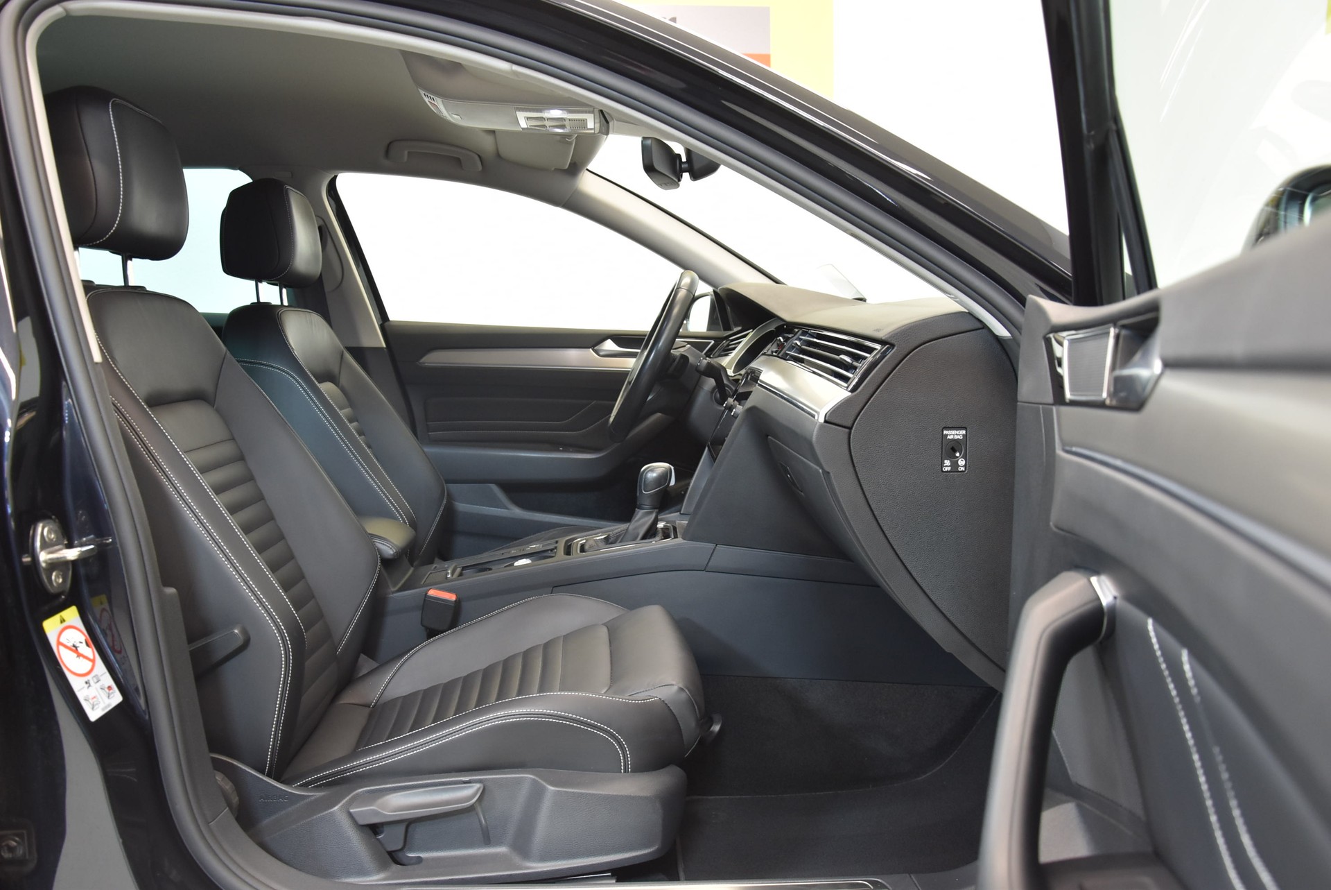 VW Passat 2.0 TDI BMT Elegance 4Motion DSG-image-3