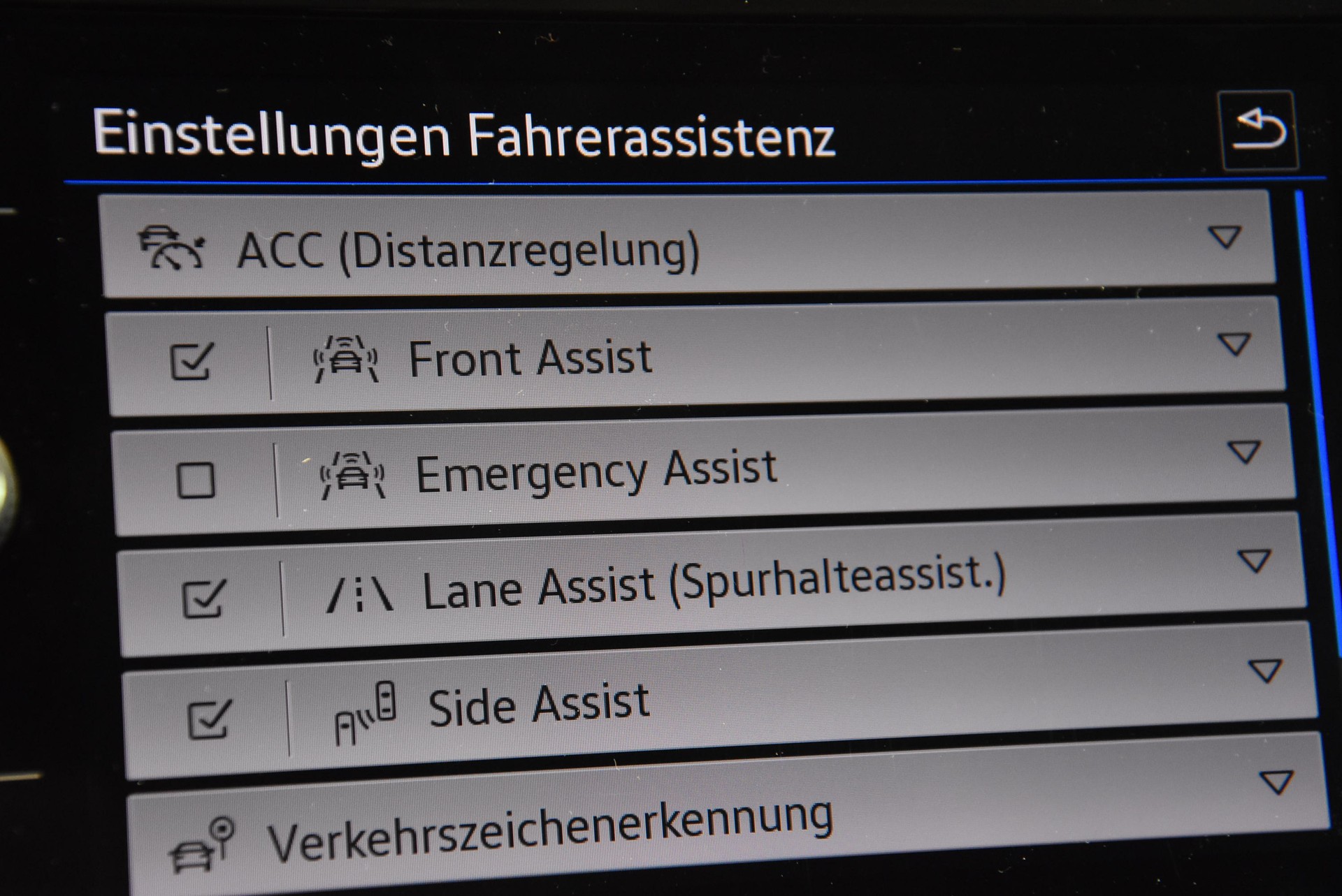VW Passat 2.0 TDI BMT Elegance 4Motion DSG-image-10