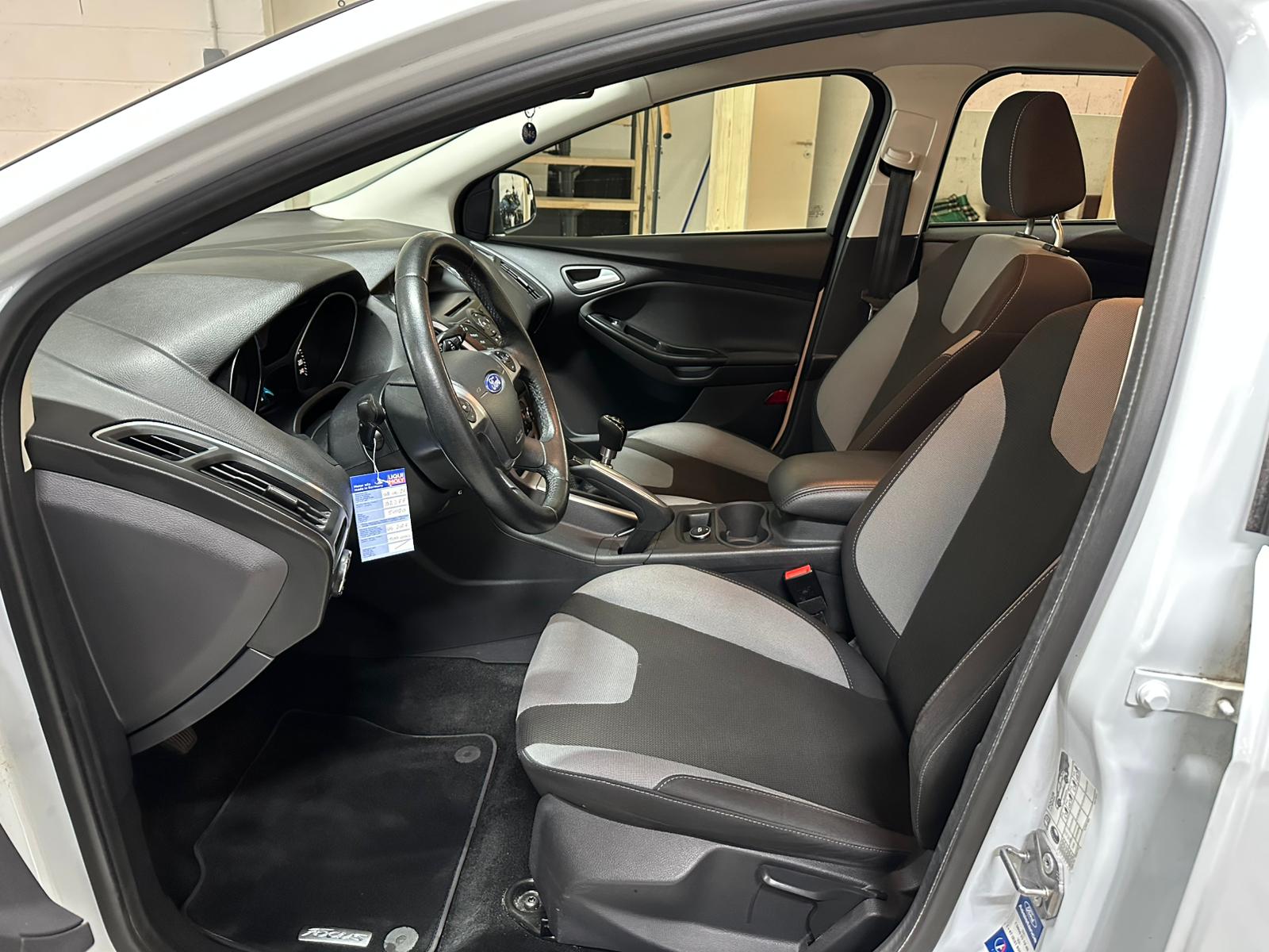 FORD Focus 1.0 SCTi Carving-image-6