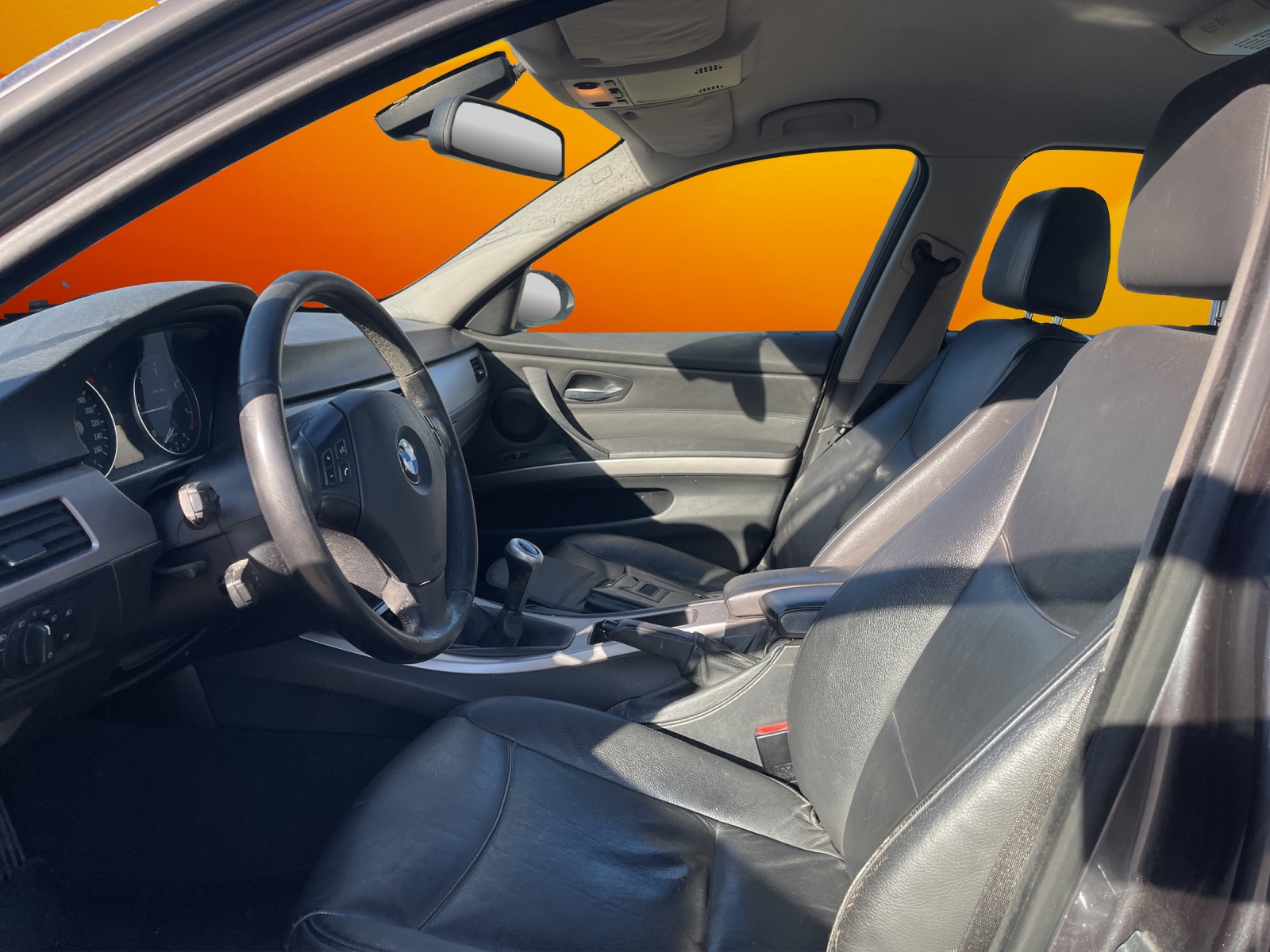 BMW 320d-image-9