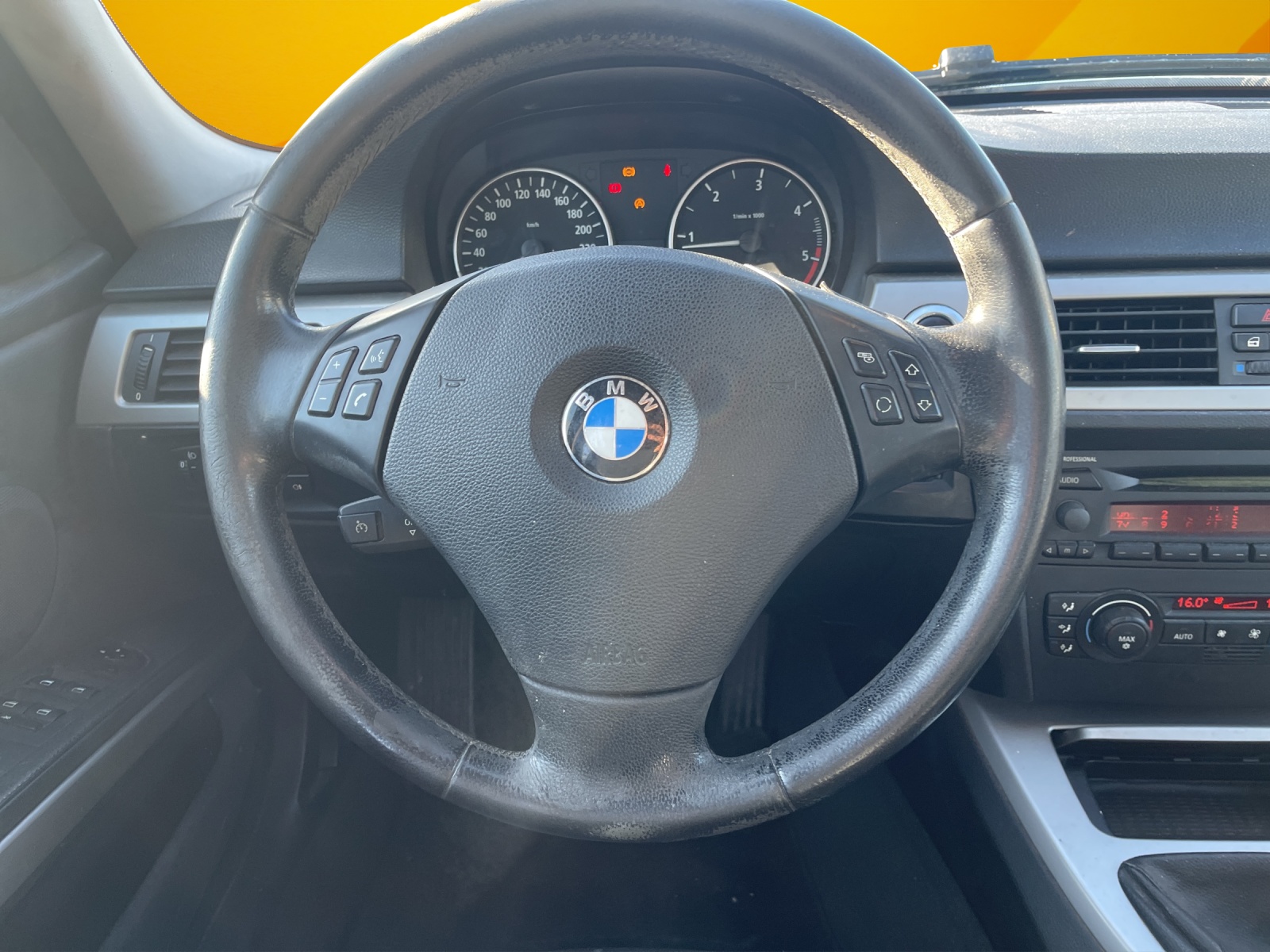 BMW 320d-image-10