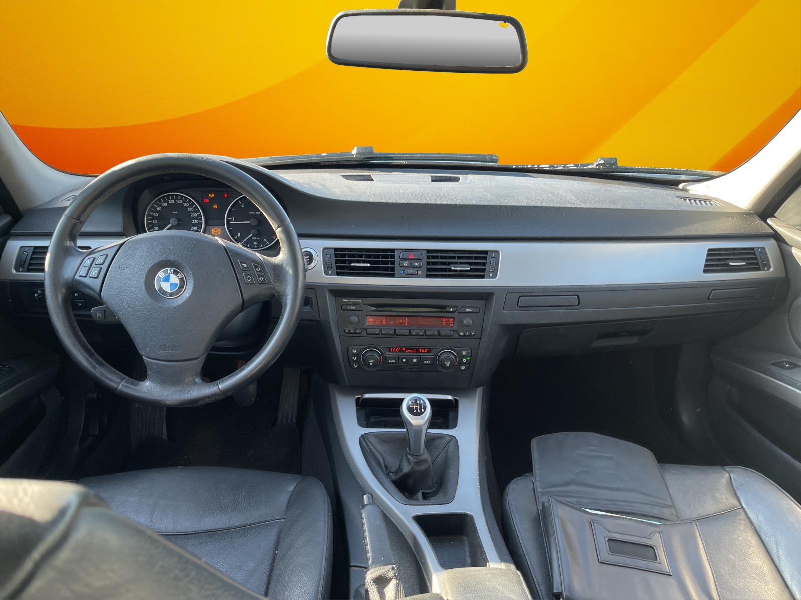 BMW 320d-image-8