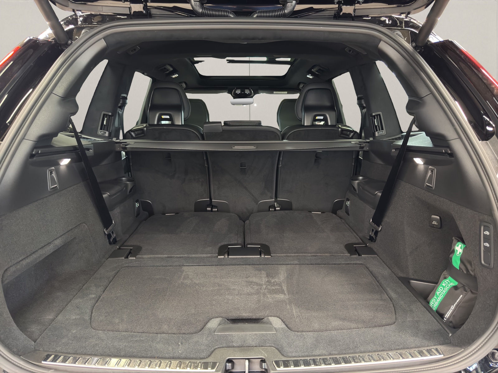 VOLVO XC90 2.0 T8 TE XCLUSIVE Edition Dark eAWD-image-15
