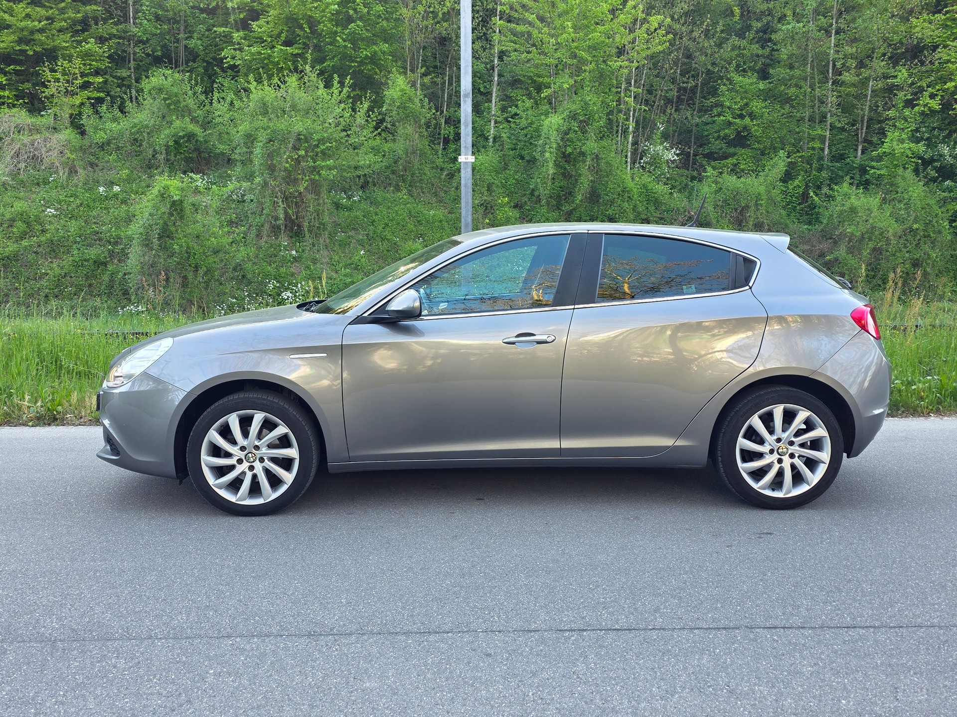 ALFA ROMEO Giulietta 1.4 T Distinctive / Neu ab Mfk-image-2