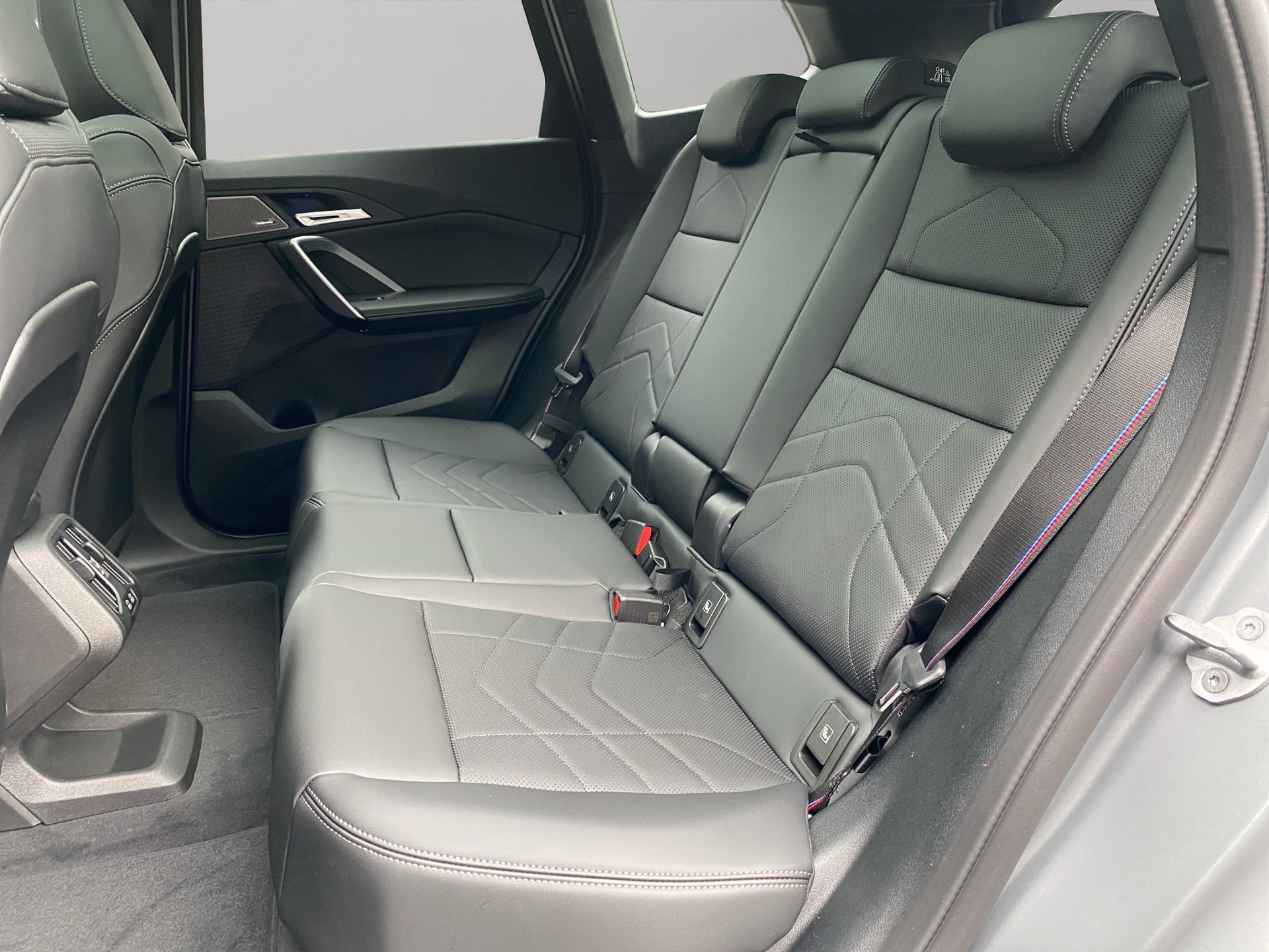 BMW iX1 xDrive 30 M Sport Pro-image-17