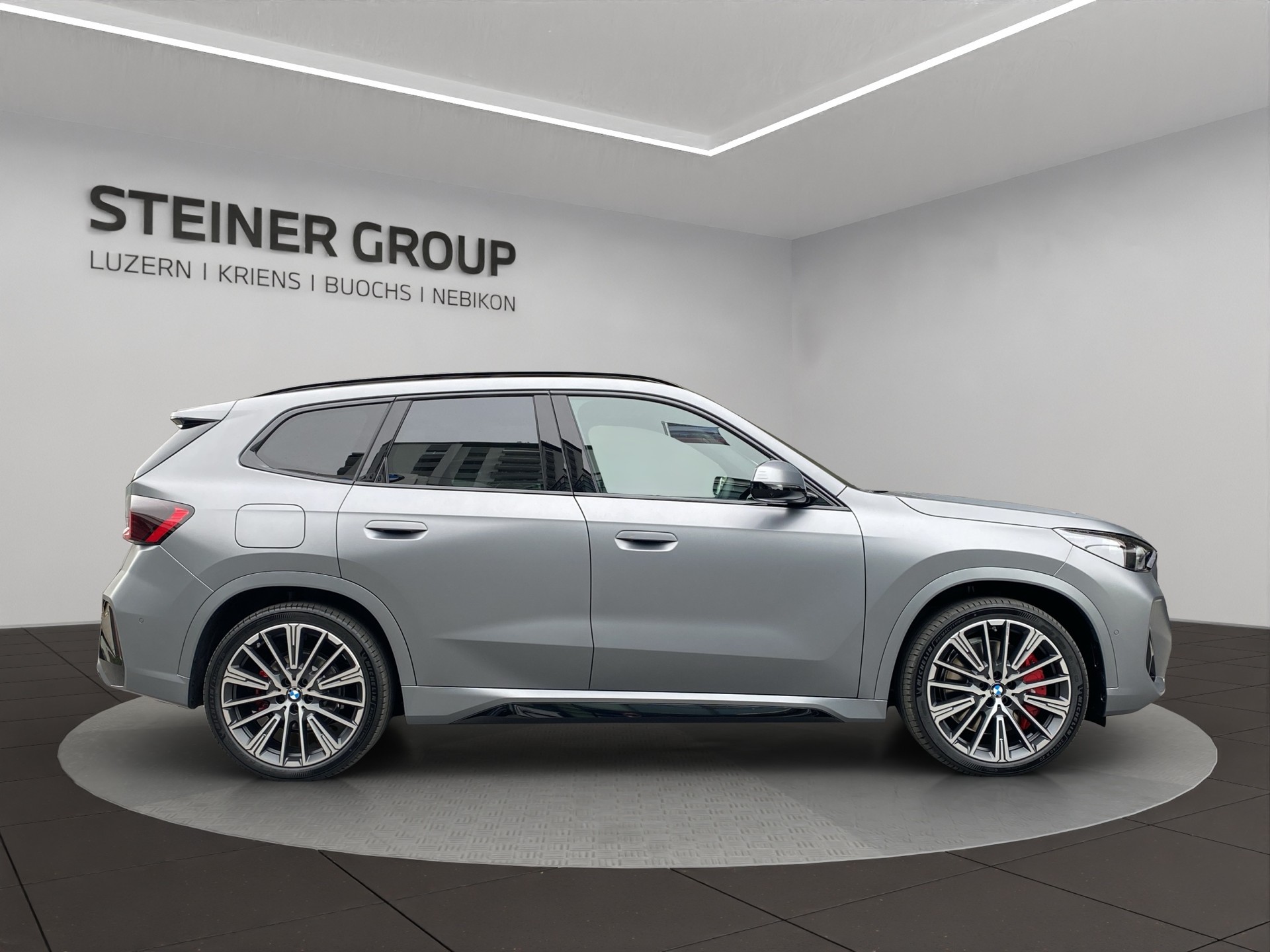BMW iX1 xDrive 30 M Sport Pro-image-3