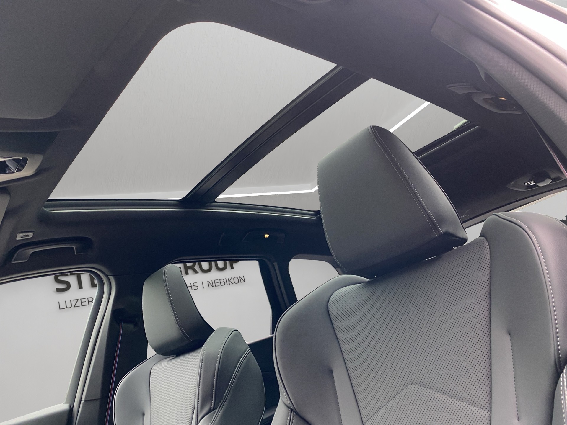 BMW iX1 xDrive 30 M Sport Pro-image-11