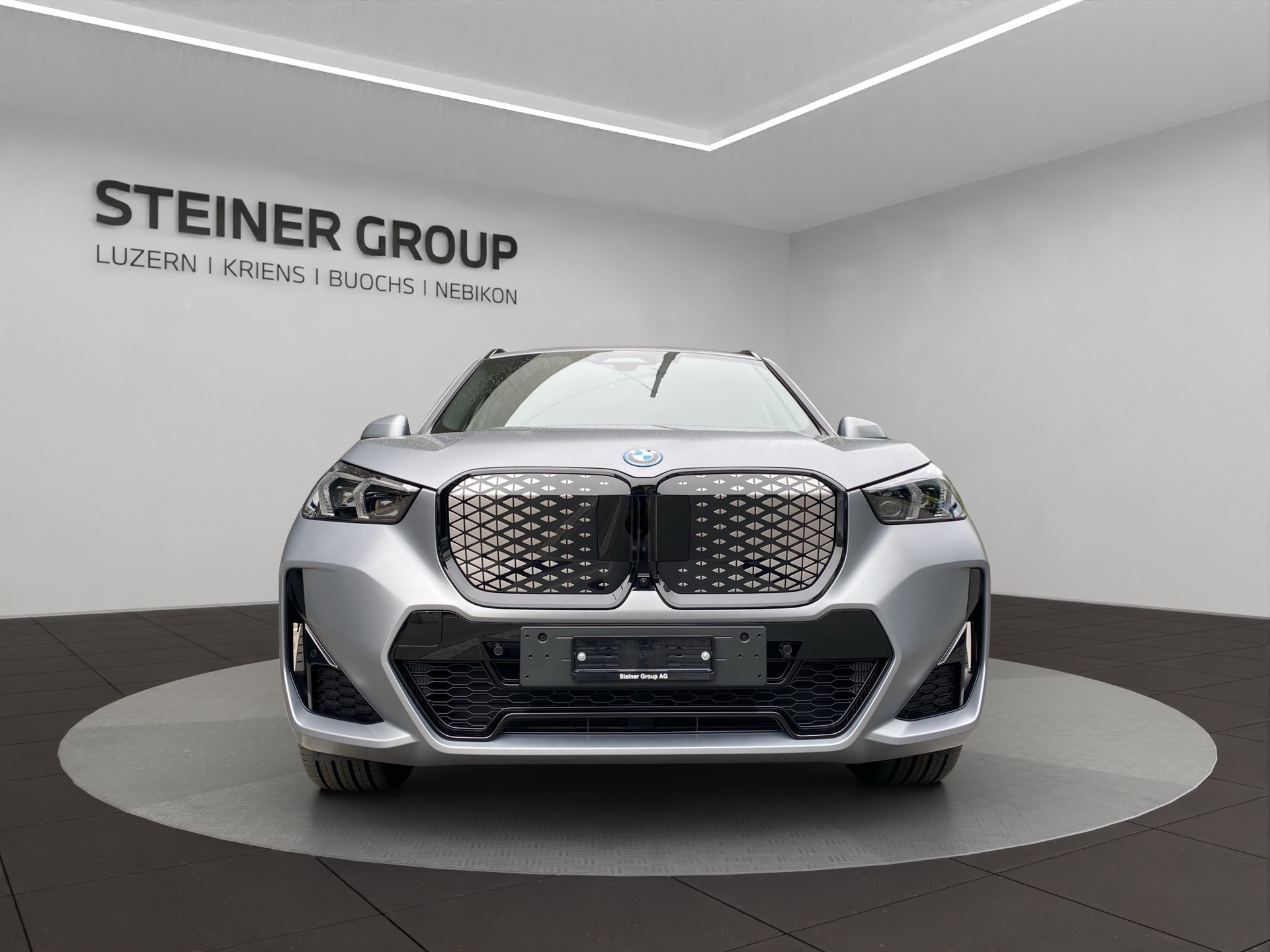 BMW iX1 xDrive 30 M Sport Pro-image-1
