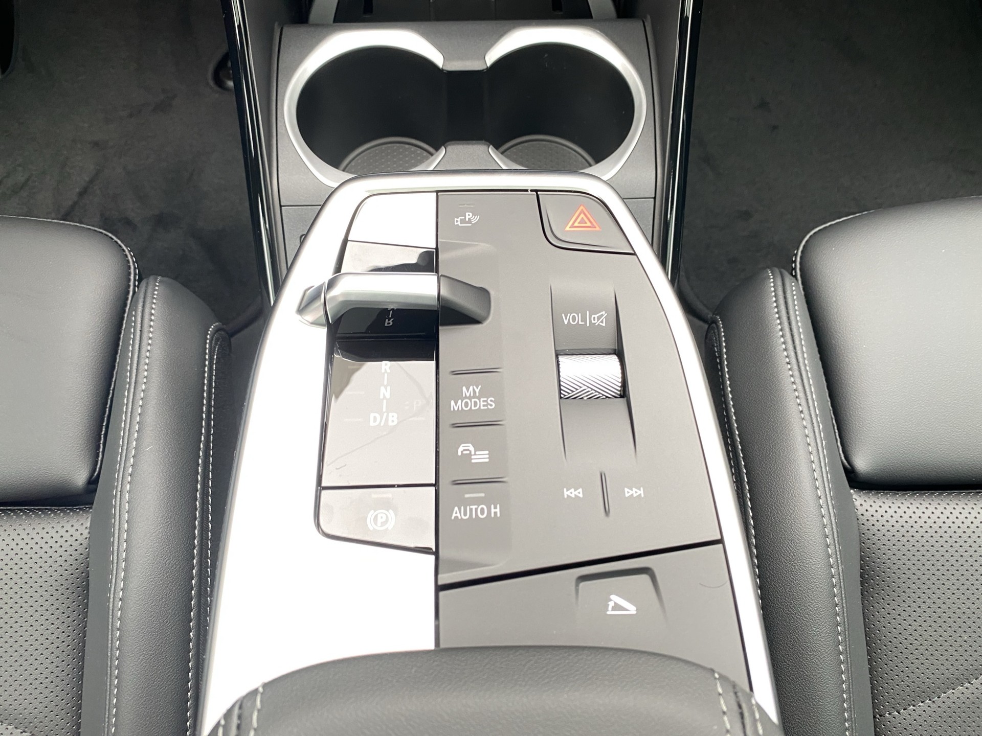 BMW iX1 xDrive 30 M Sport Pro-image-15