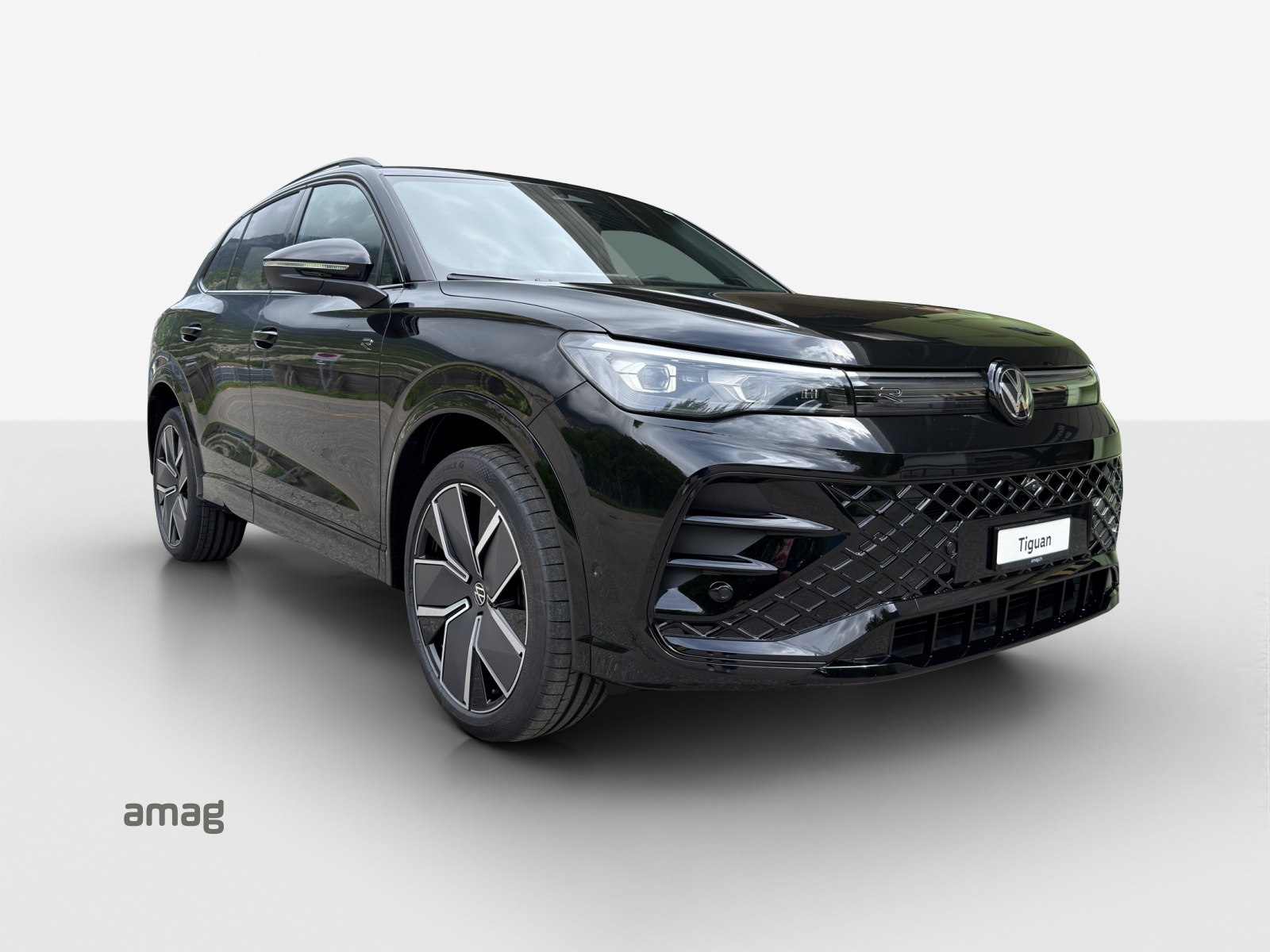 VW Tiguan 2.0 TSI DSG R-Line 4Motion-image-5