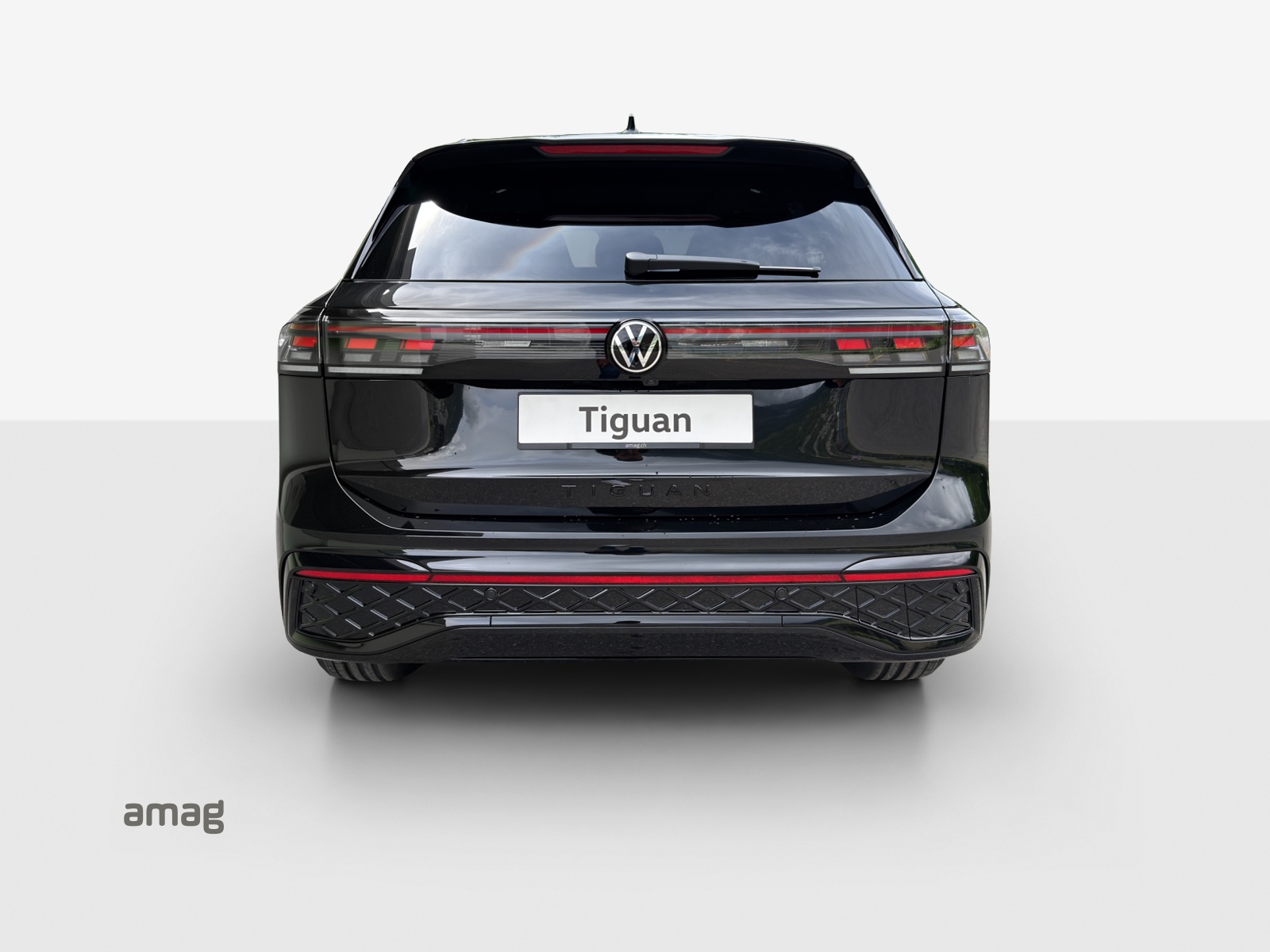 VW Tiguan 2.0 TSI DSG R-Line 4Motion-image-3