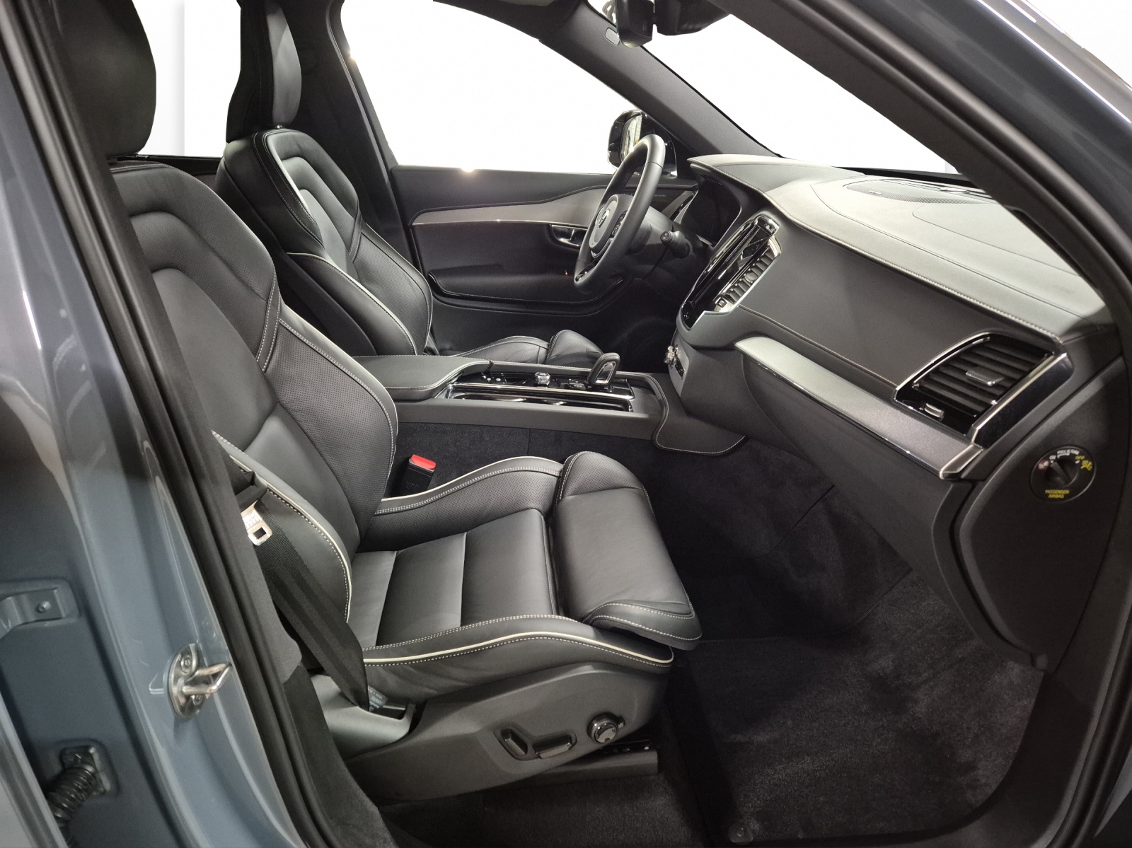 VOLVO XC90 2.0 B5 MH R-Design 7P. AWD-image-14