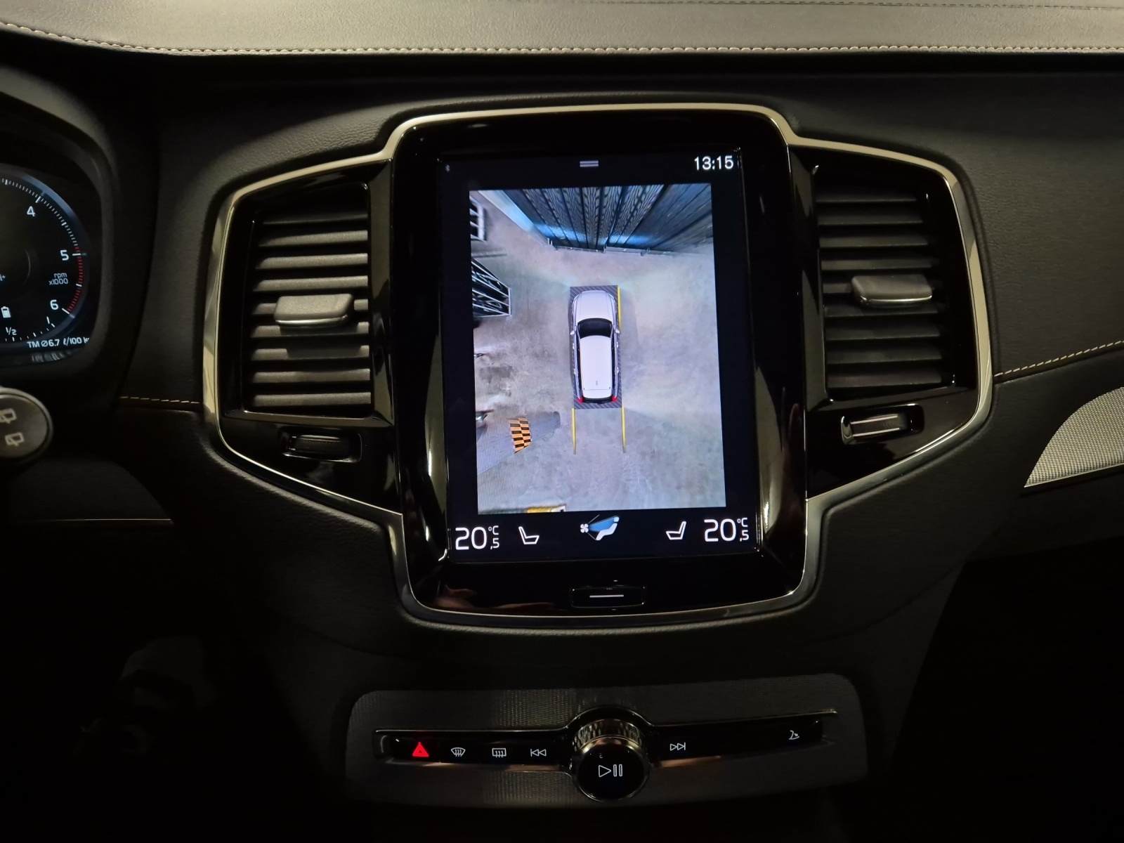 VOLVO XC90 2.0 B5 MH R-Design 7P. AWD-image-17