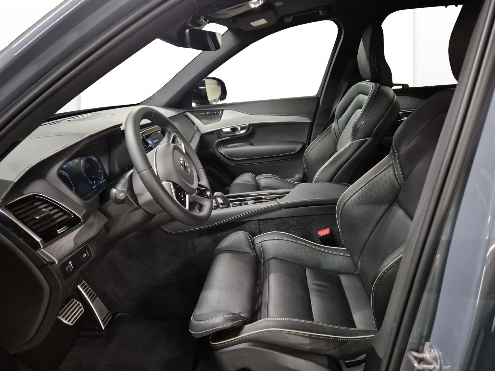 VOLVO XC90 2.0 B5 MH R-Design 7P. AWD-image-13