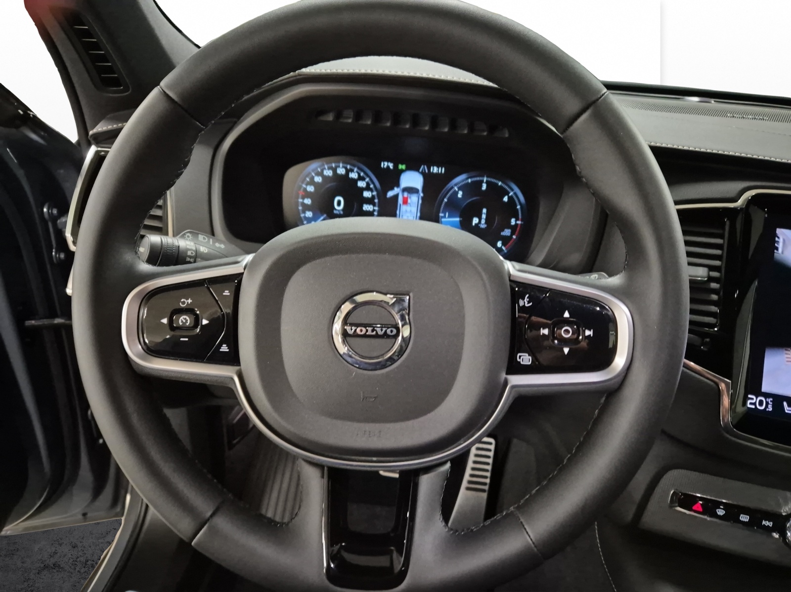 VOLVO XC90 2.0 B5 MH R-Design 7P. AWD-image-9