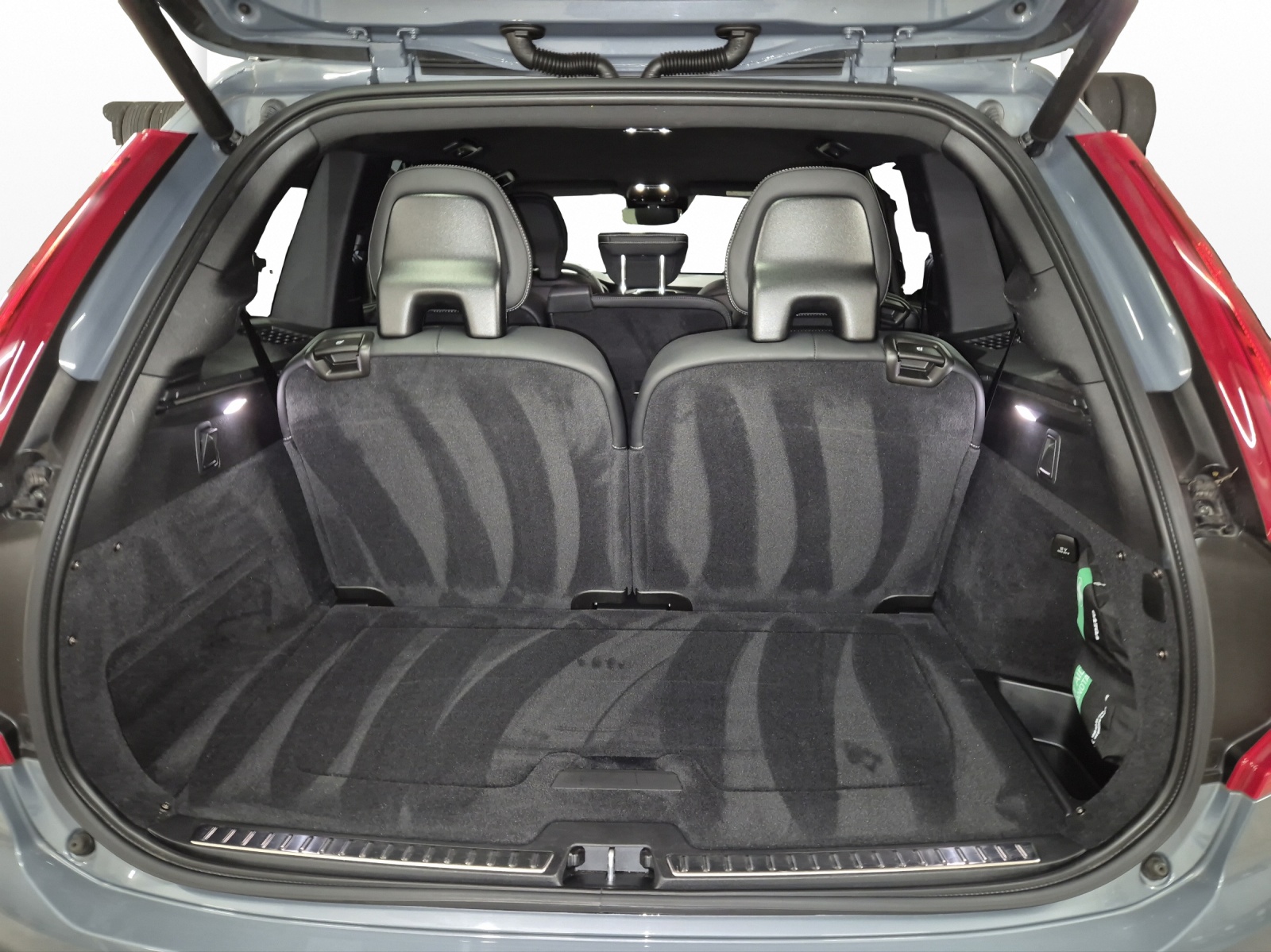 VOLVO XC90 2.0 B5 MH R-Design 7P. AWD-image-18