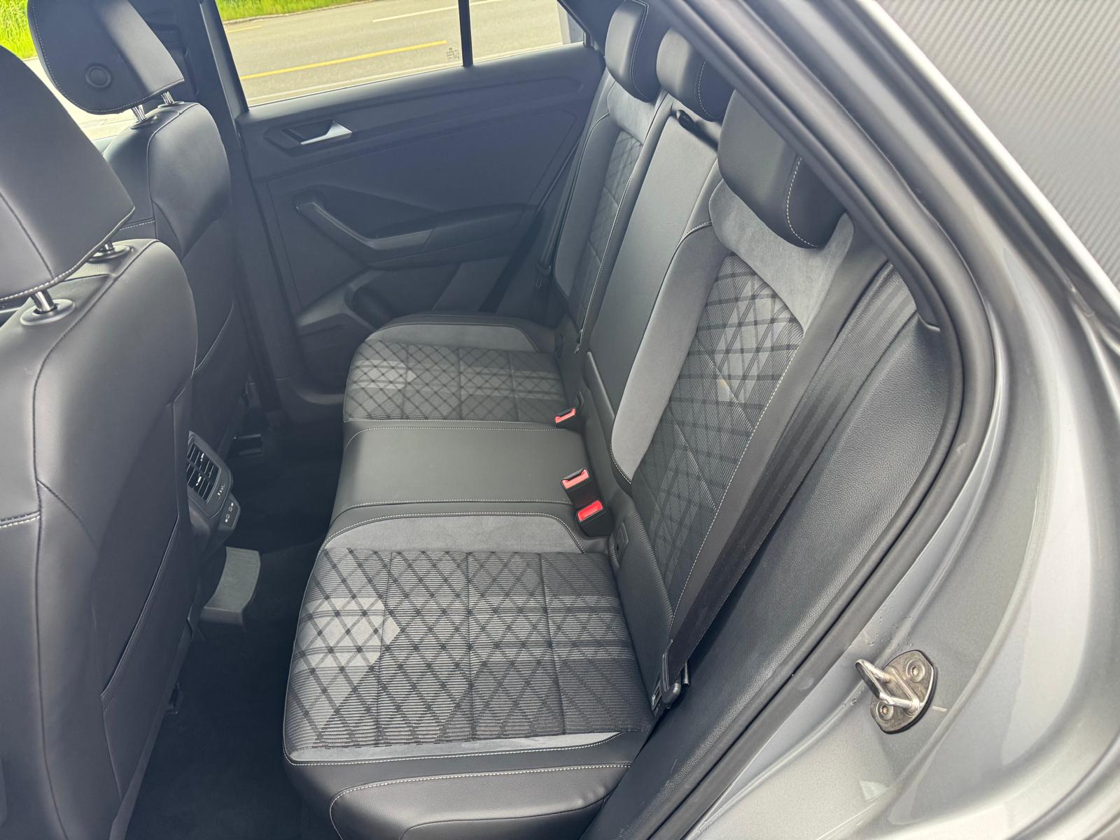 VW T-Roc 2.0 TSI R-Line DSG 4Motion-image-5