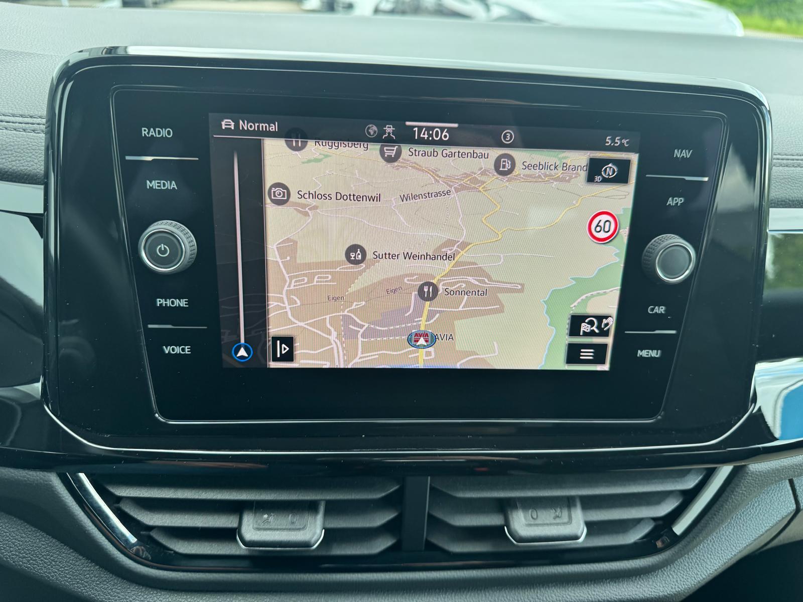 VW T-Roc 2.0 TSI R-Line DSG 4Motion-image-12