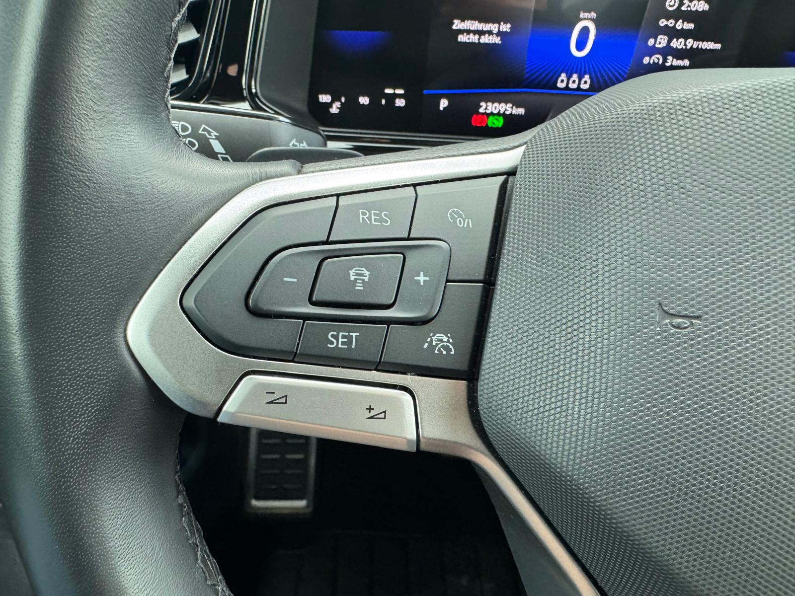 VW T-Roc 2.0 TSI R-Line DSG 4Motion-image-8