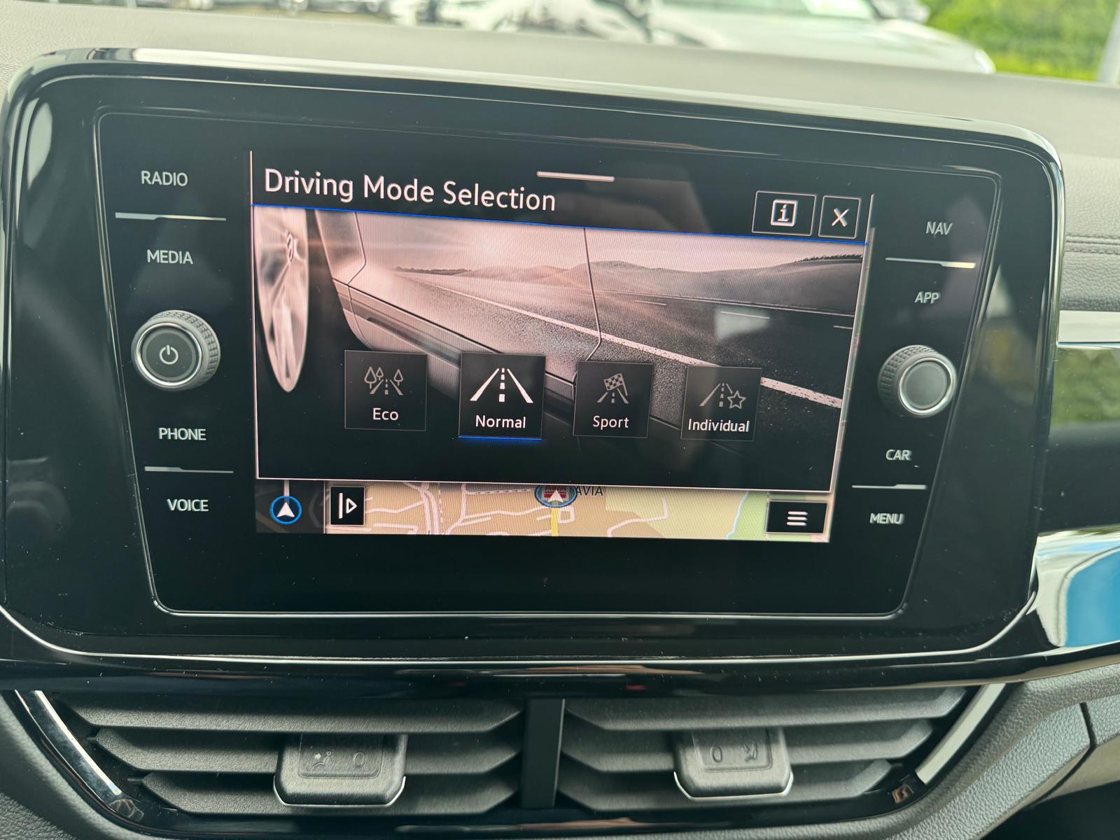 VW T-Roc 2.0 TSI R-Line DSG 4Motion-image-13