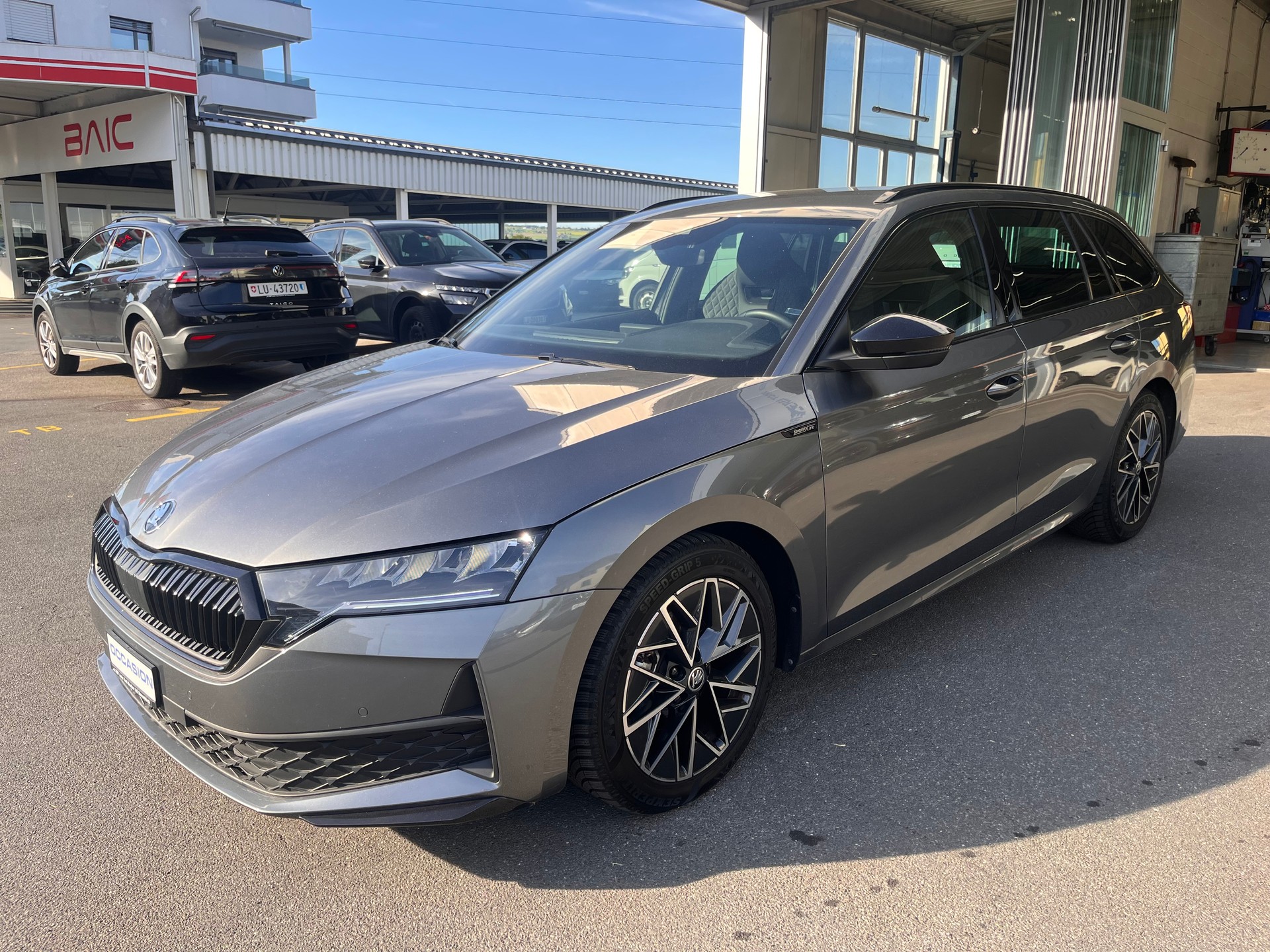 SKODA Octavia Combi 1.5 TSI mHEV DSG Sport Line-showroom-element-3