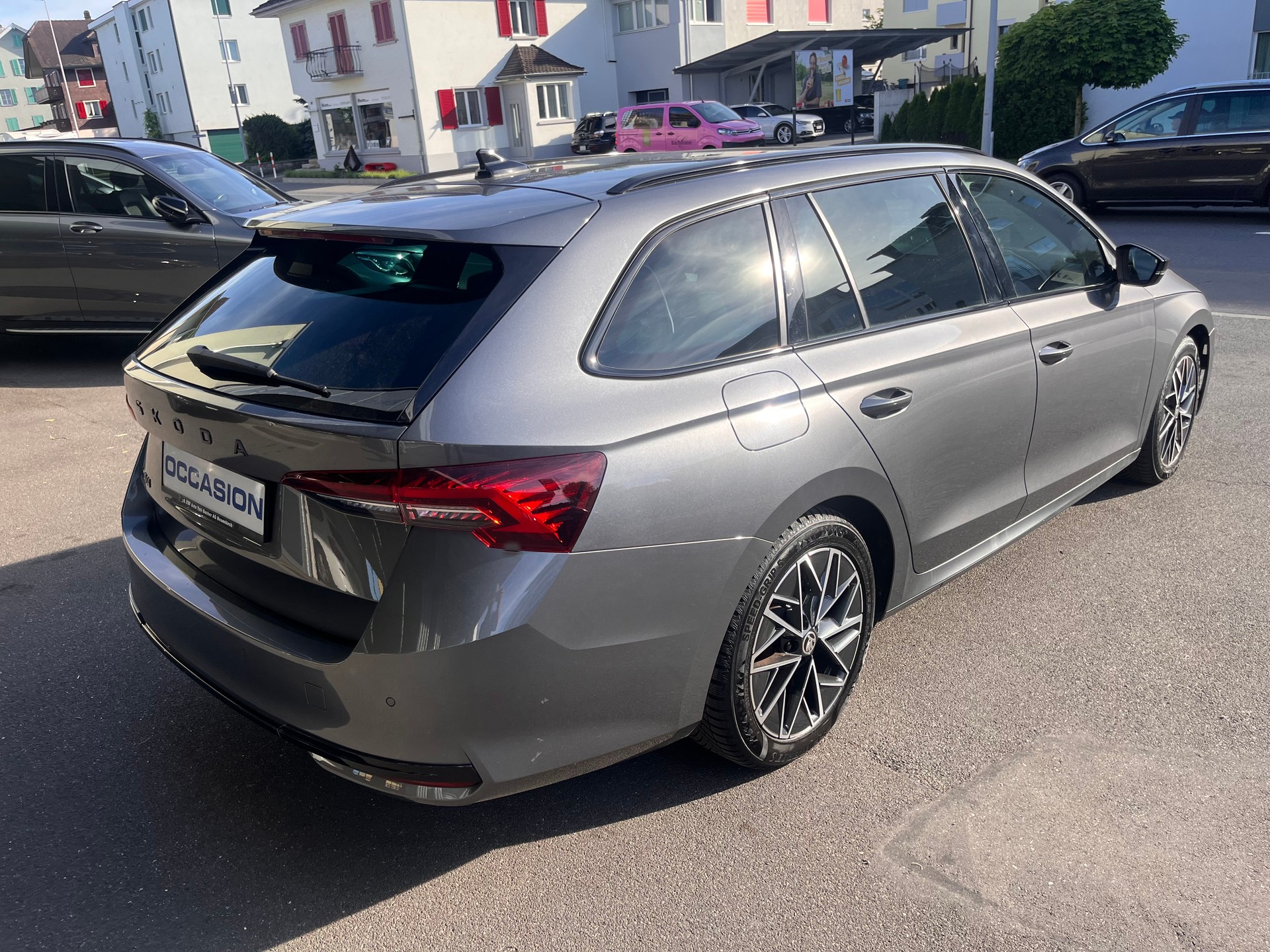SKODA Octavia Combi 1.5 TSI mHEV DSG Sport Line-showroom-element-1