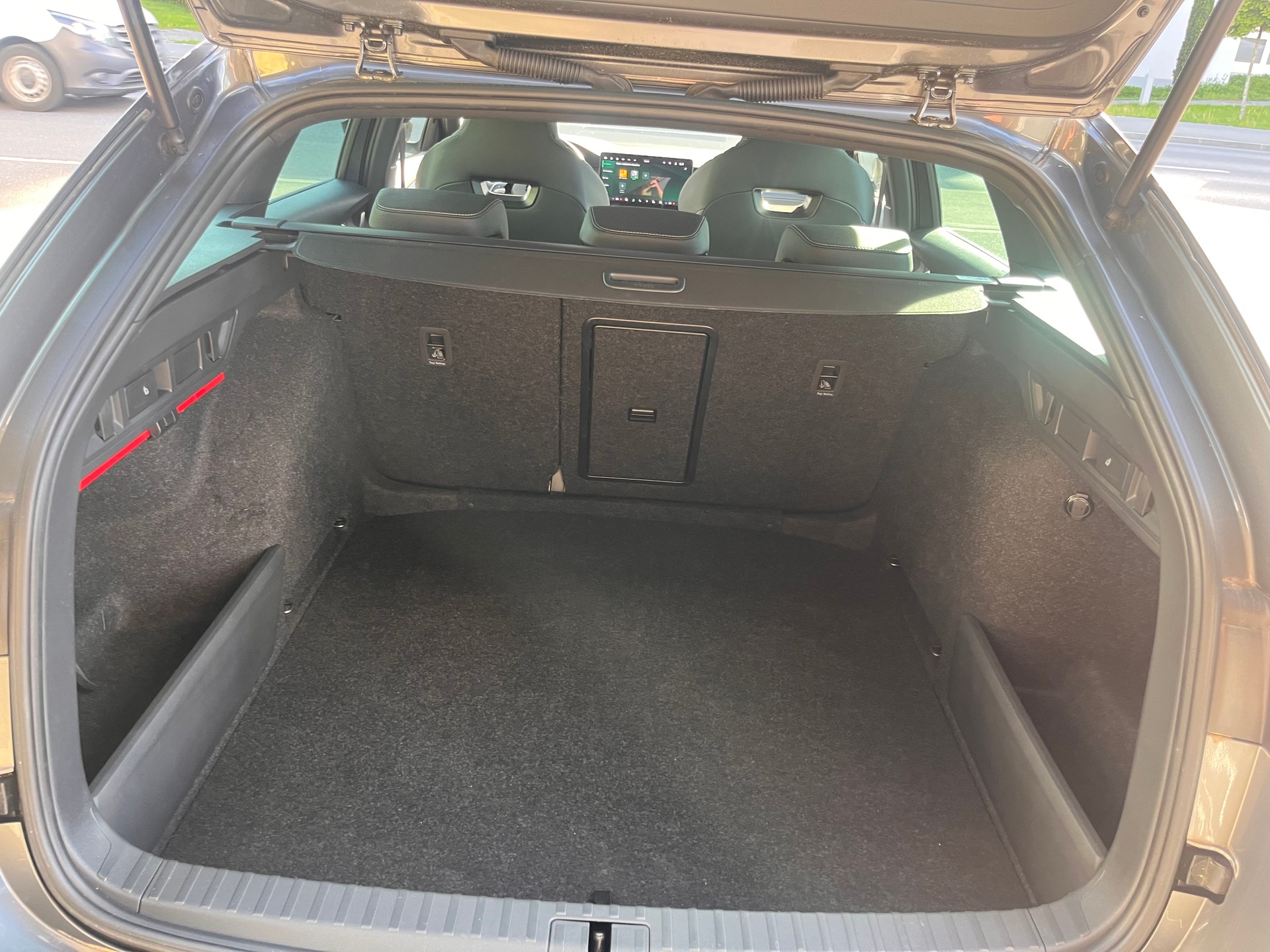 SKODA Octavia Combi 1.5 TSI mHEV DSG Sport Line-image-7