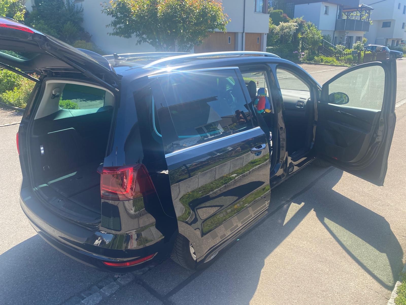 SEAT SEAT Alhambra FR 1.4 TSI DSG | Panorama | Leder/Alcantara | AHK | 7-Sitzer