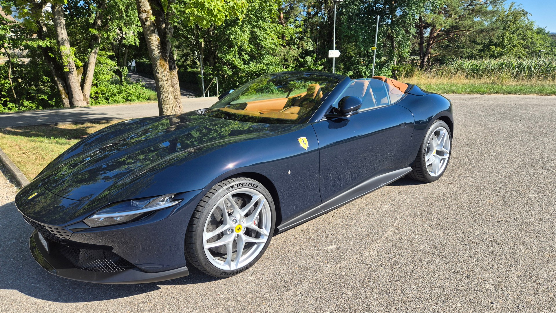 FERRARI 3.9 Turbo Spider-image-0
