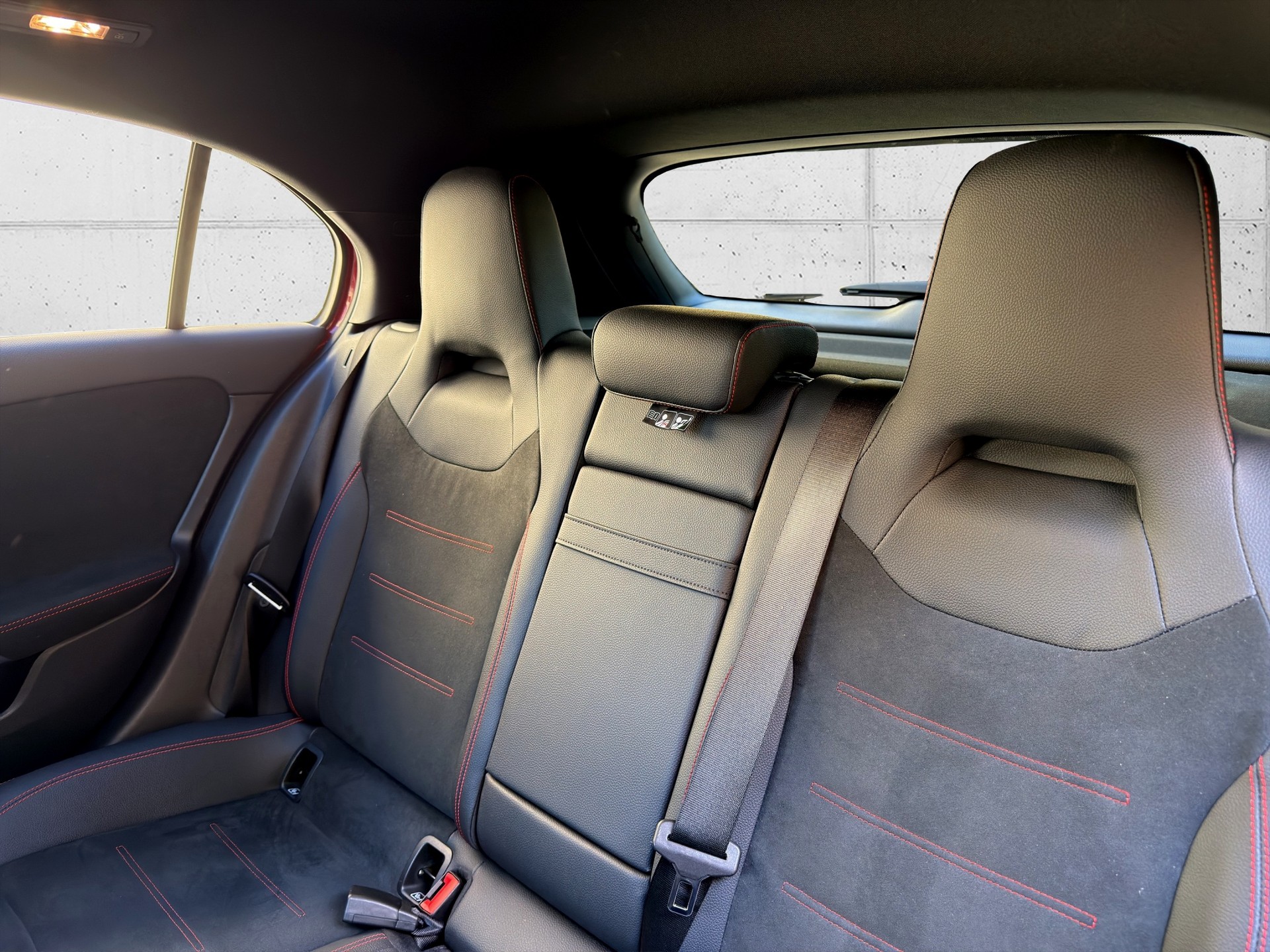 MERCEDES-BENZ A 200 AMG Line 7G-DCT-image-27