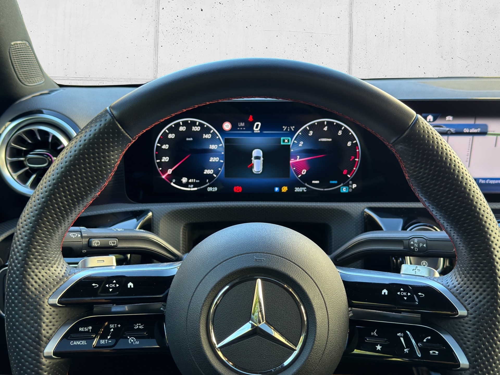 MERCEDES-BENZ A 200 AMG Line 7G-DCT-image-15