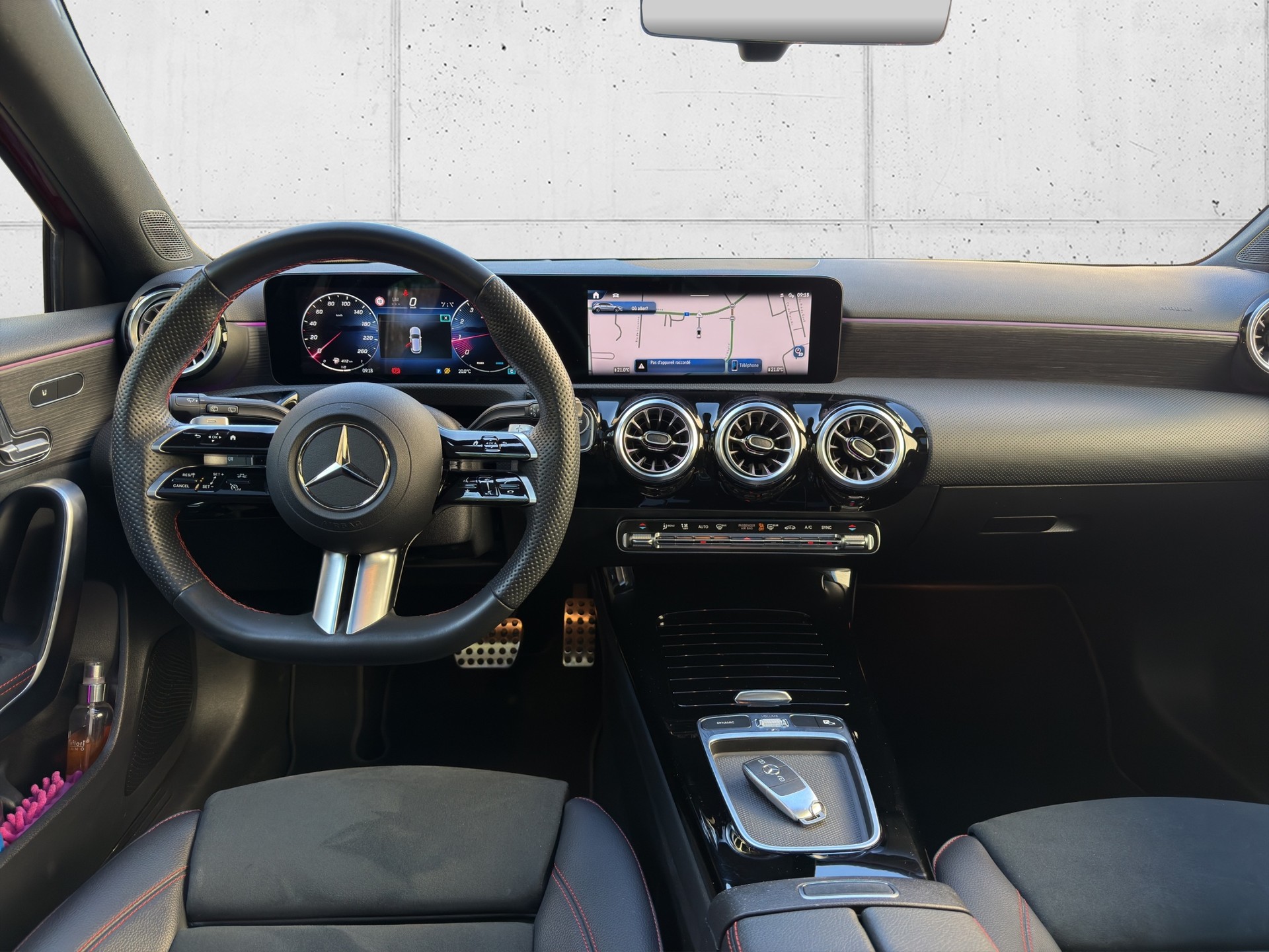 MERCEDES-BENZ A 200 AMG Line 7G-DCT-image-13