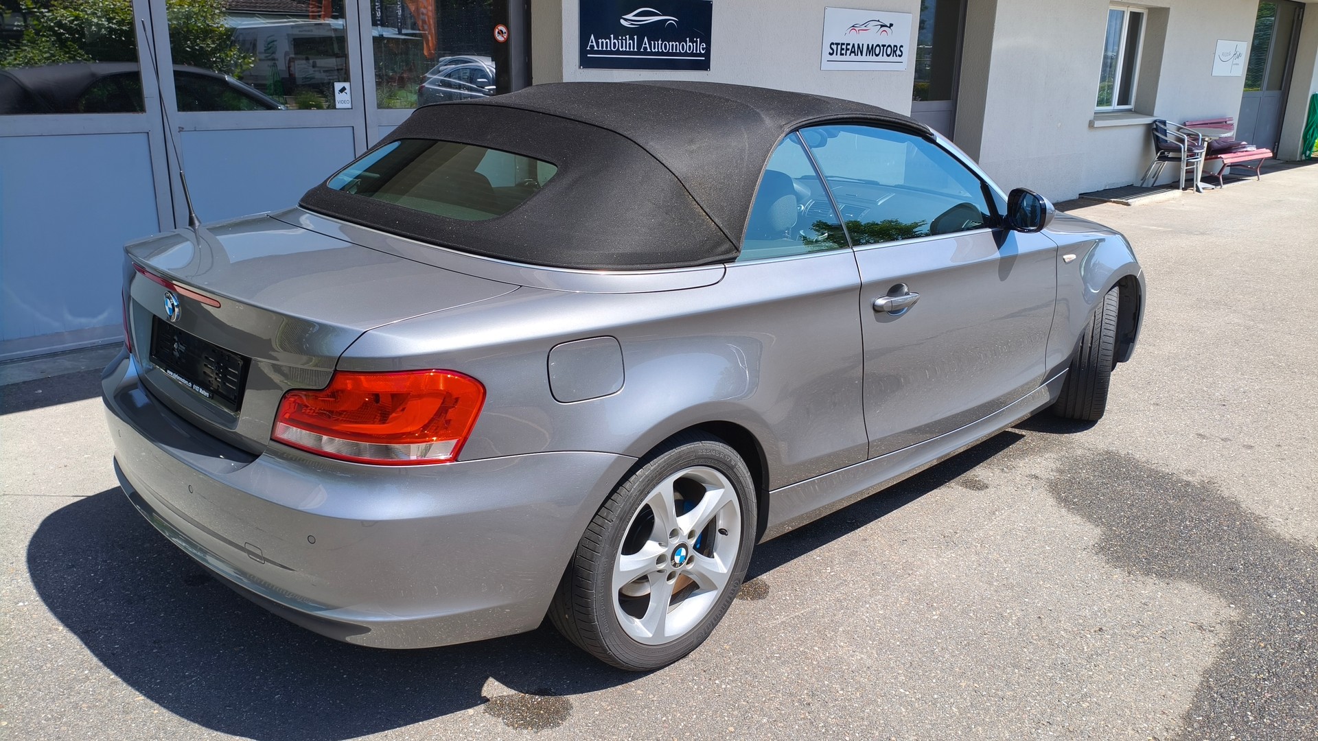 BMW 118i Cabrio-image-5