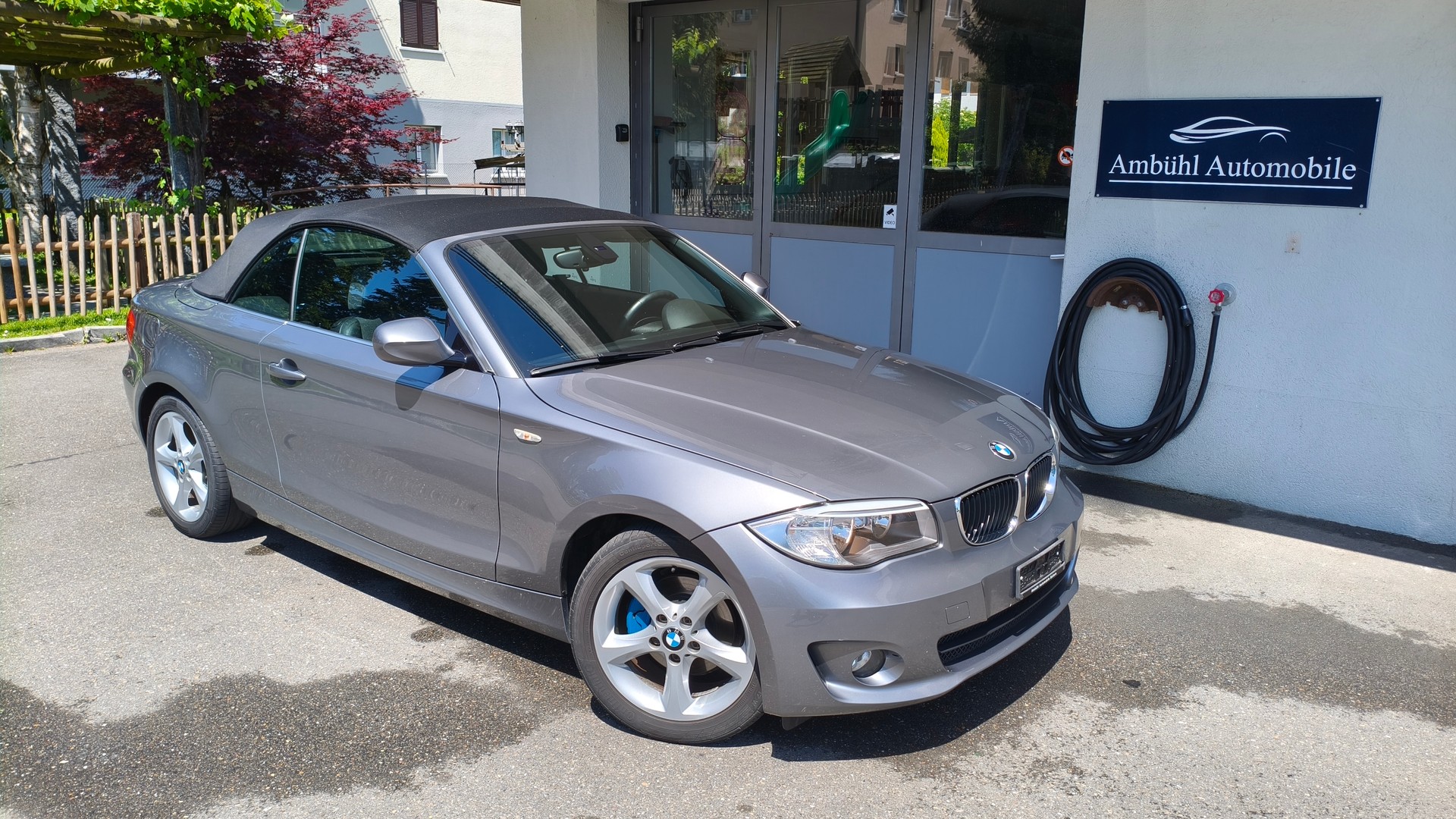 BMW 118i Cabrio-image-3