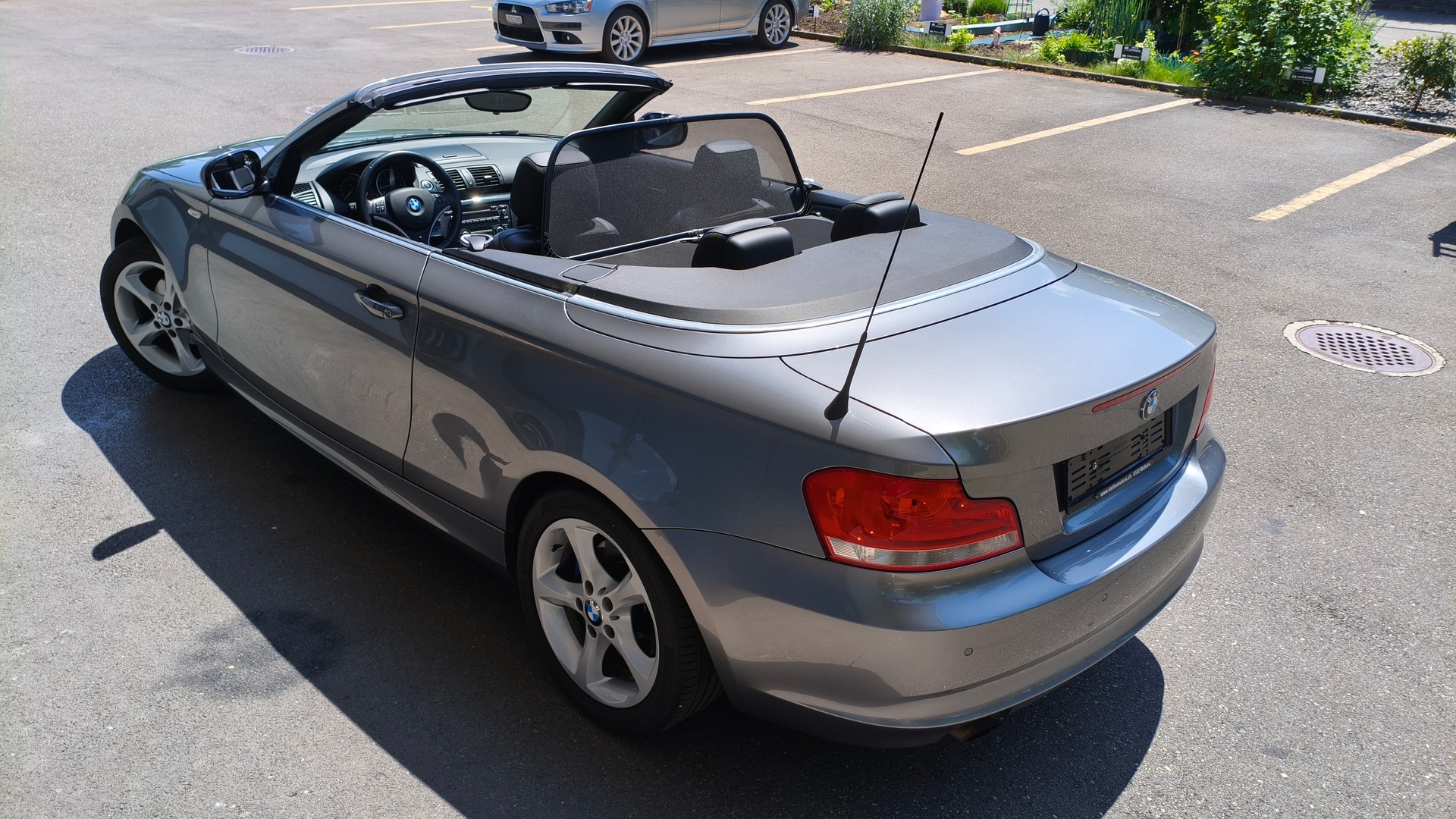 BMW 118i Cabrio-image-1