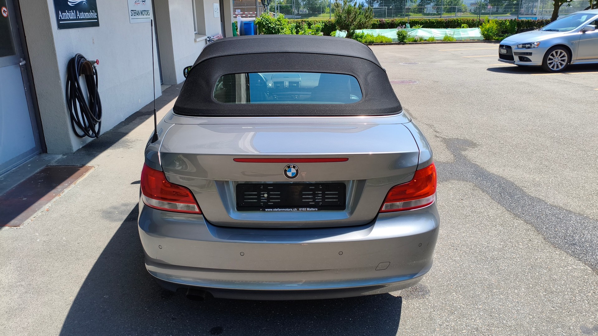 BMW 118i Cabrio-image-6