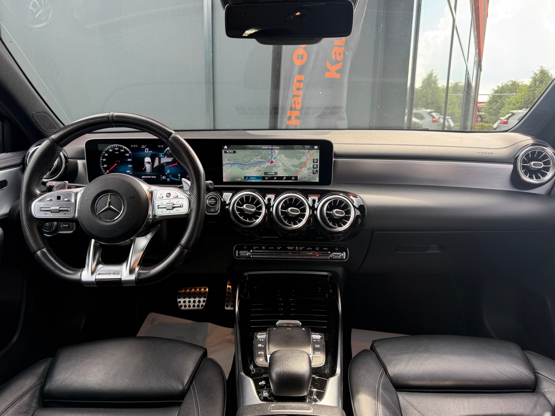 MERCEDES-BENZ A 35 AMG 4Matic Speedshift-image-5