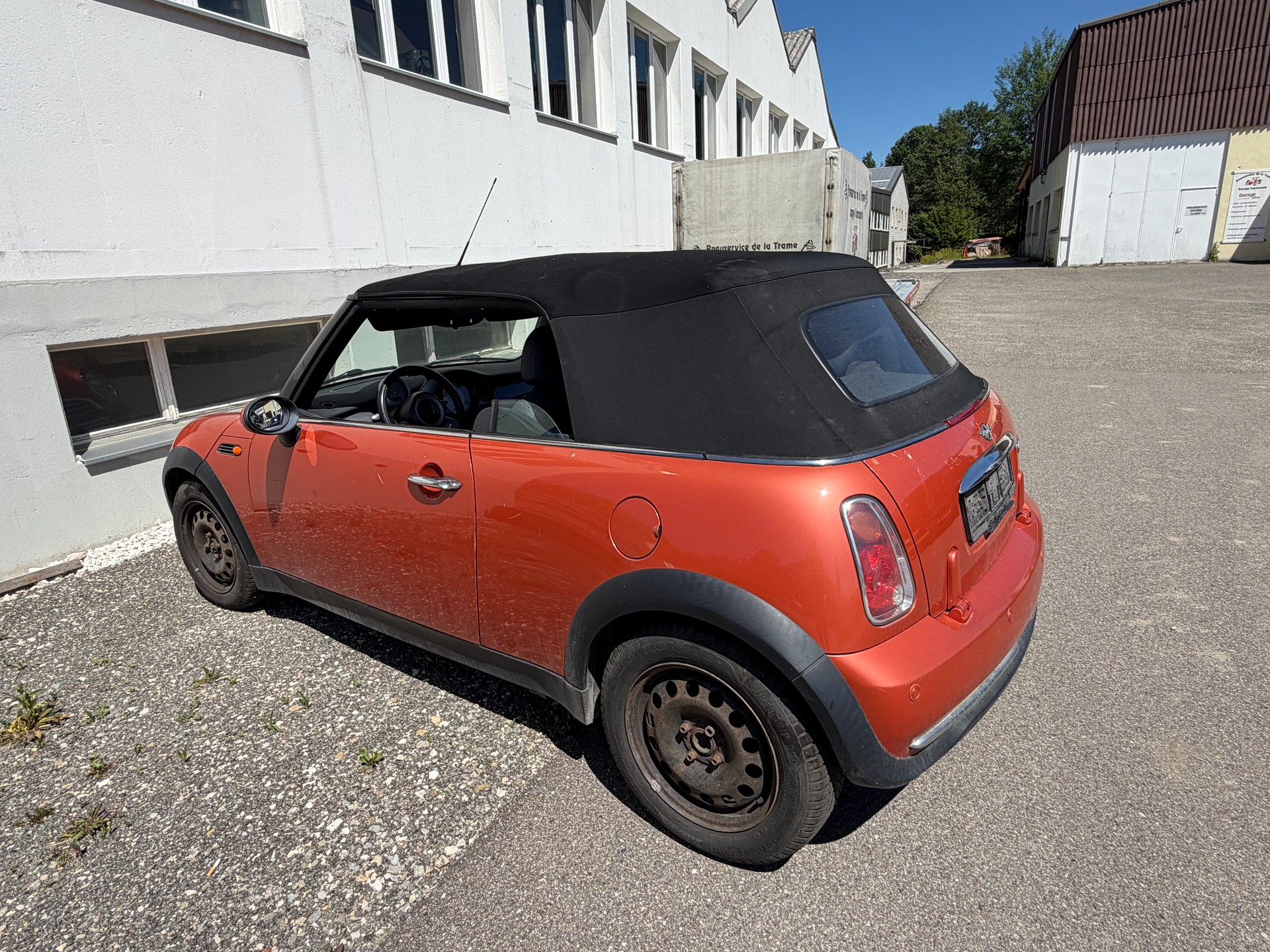 MINI Cooper Cabriolet-image-2