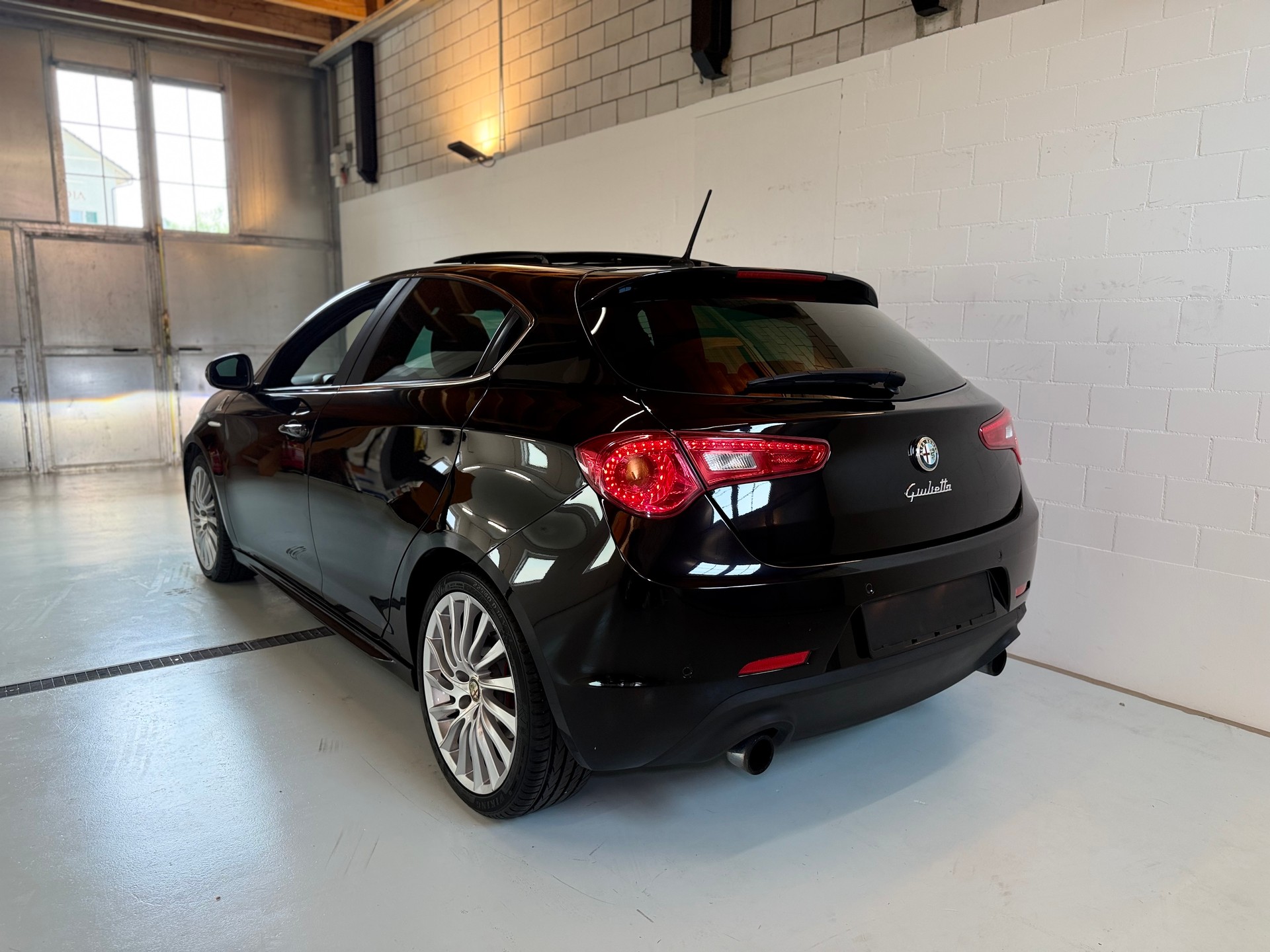 ALFA ROMEO Giulietta 1750 TBi Quadrifoglio Verde TCT-image-4