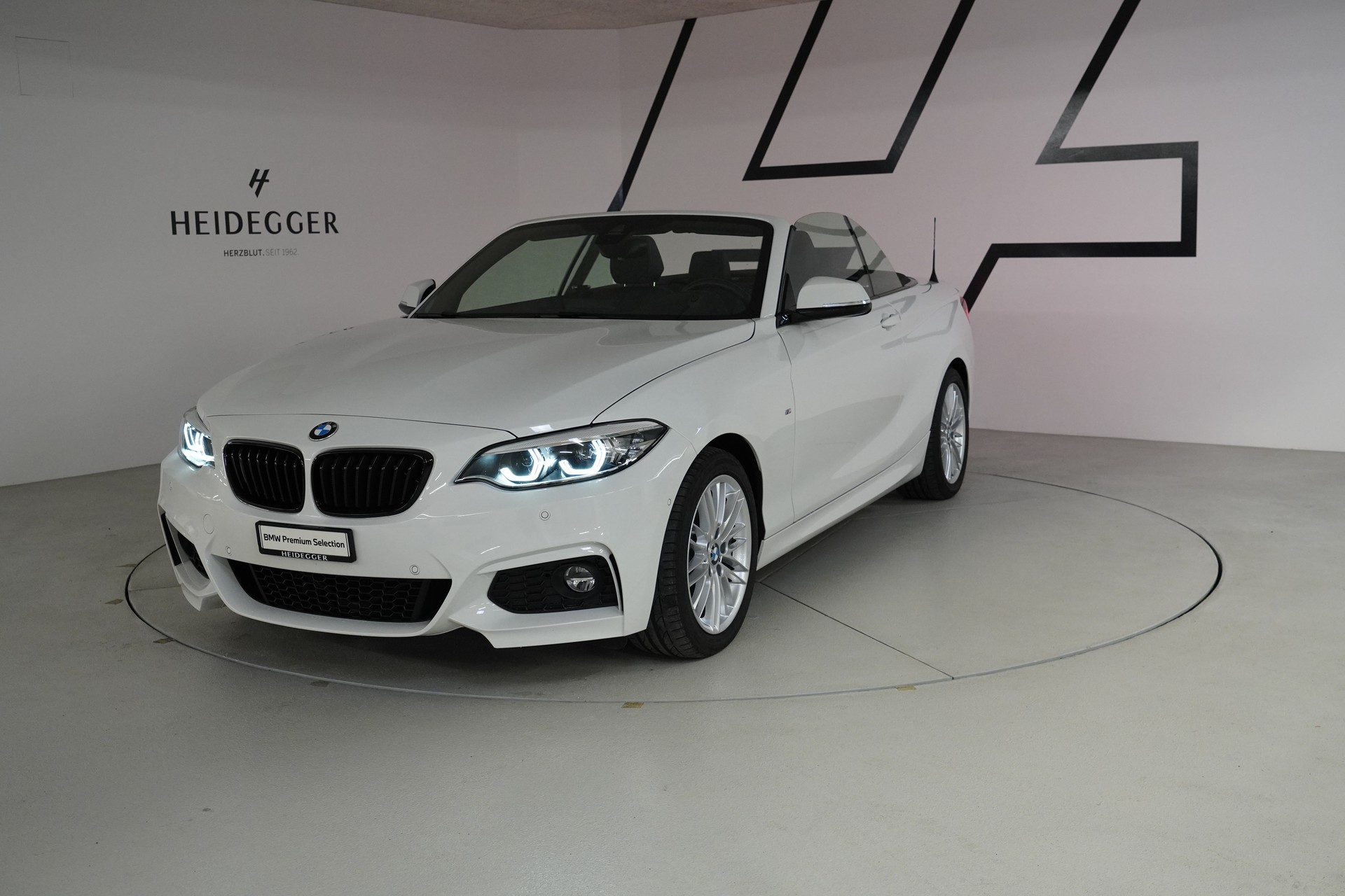 BMW 220i Steptronic M Sport-image-0