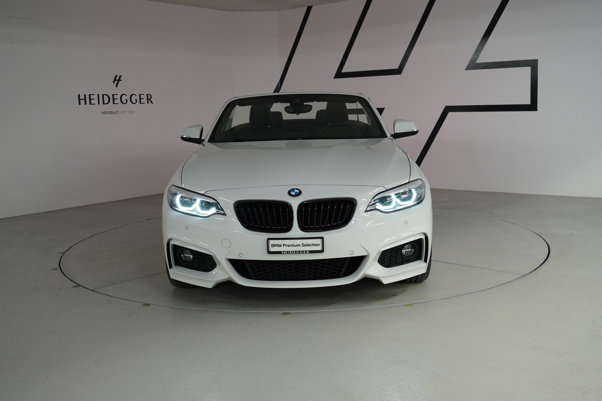 BMW 220i Steptronic M Sport-image-1