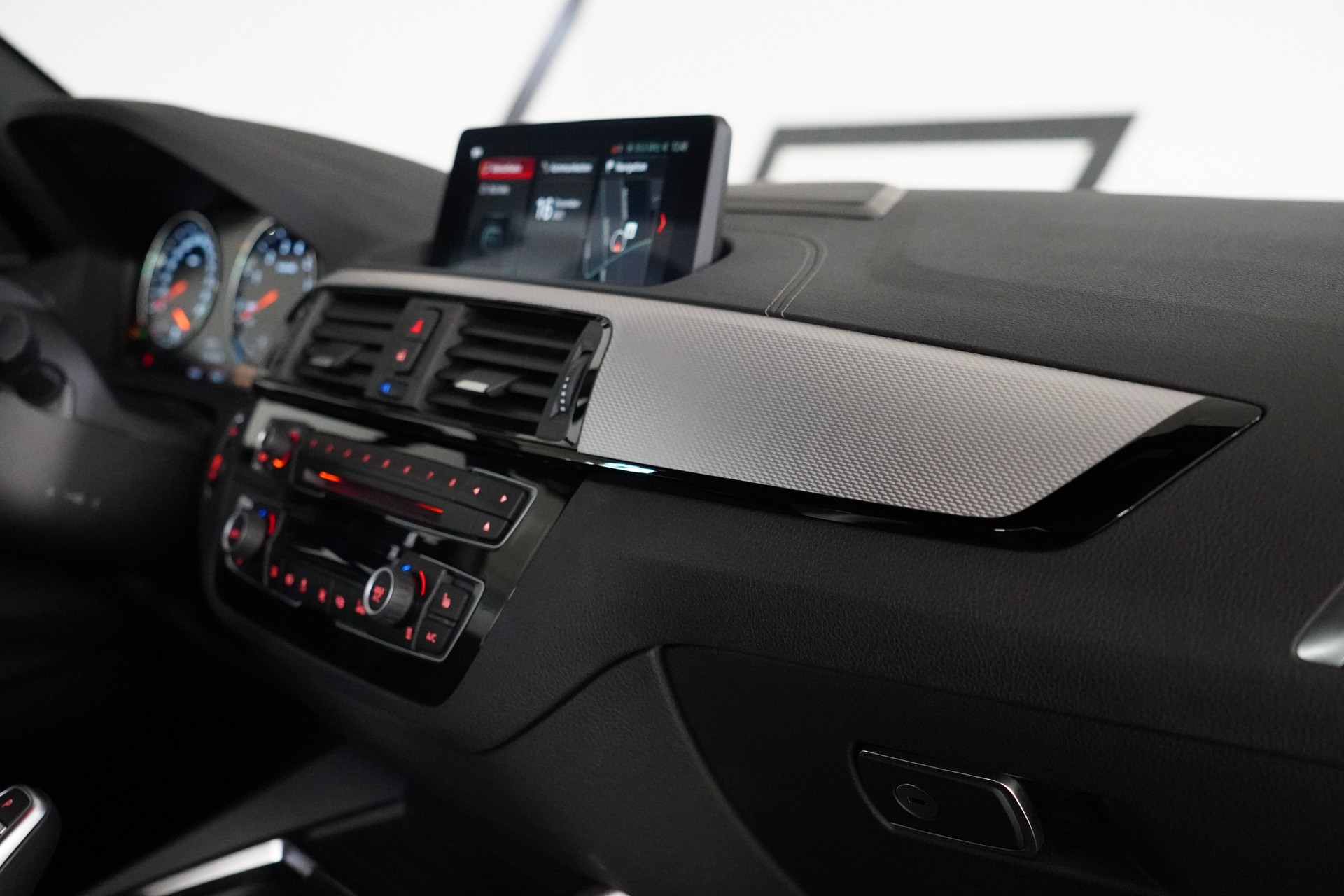 BMW 220i Steptronic M Sport-image-24