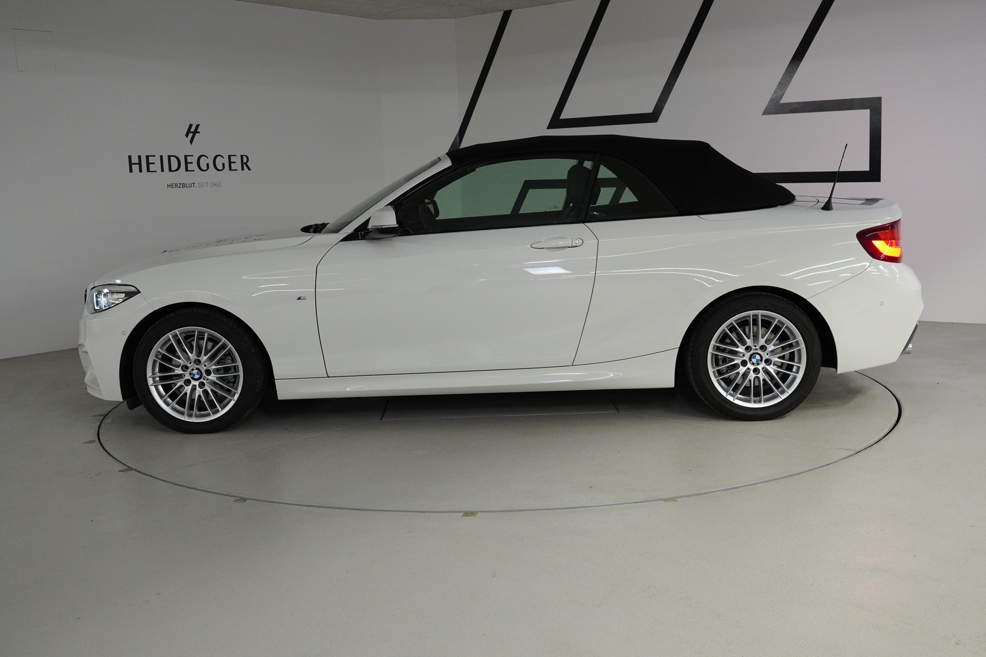 BMW 220i Steptronic M Sport-image-14