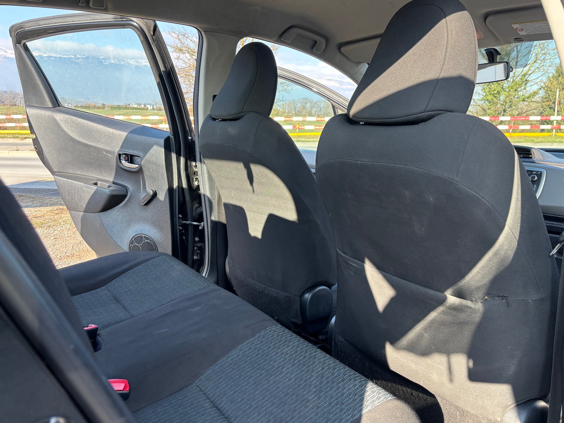 TOYOTA Yaris 1.33 Luna Multidrive ***PRIX FIXE***-image-12