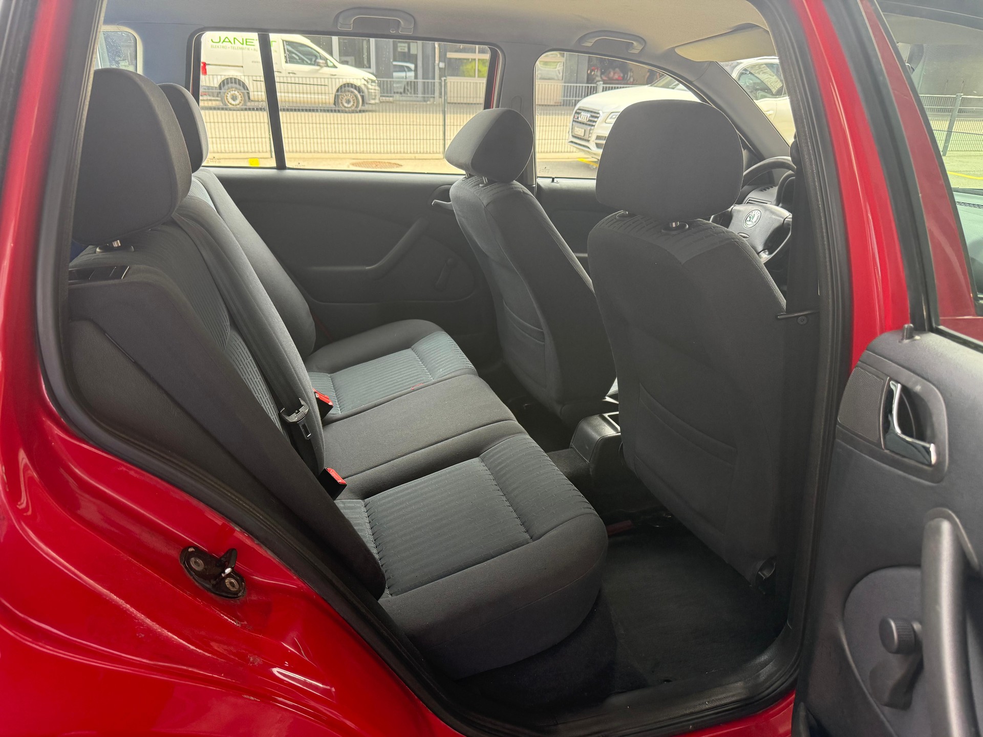 SKODA Octavia 1.9 TDI Drive 4x4-image-9