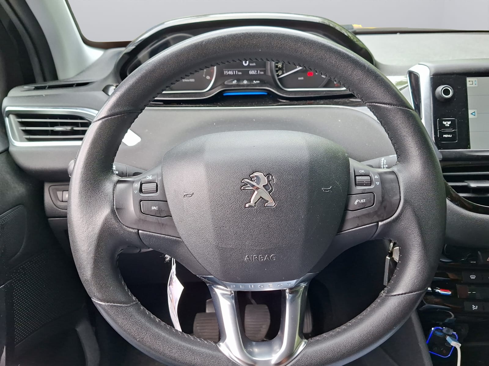 PEUGEOT 208 1.6 e-HDI Allure-image-14